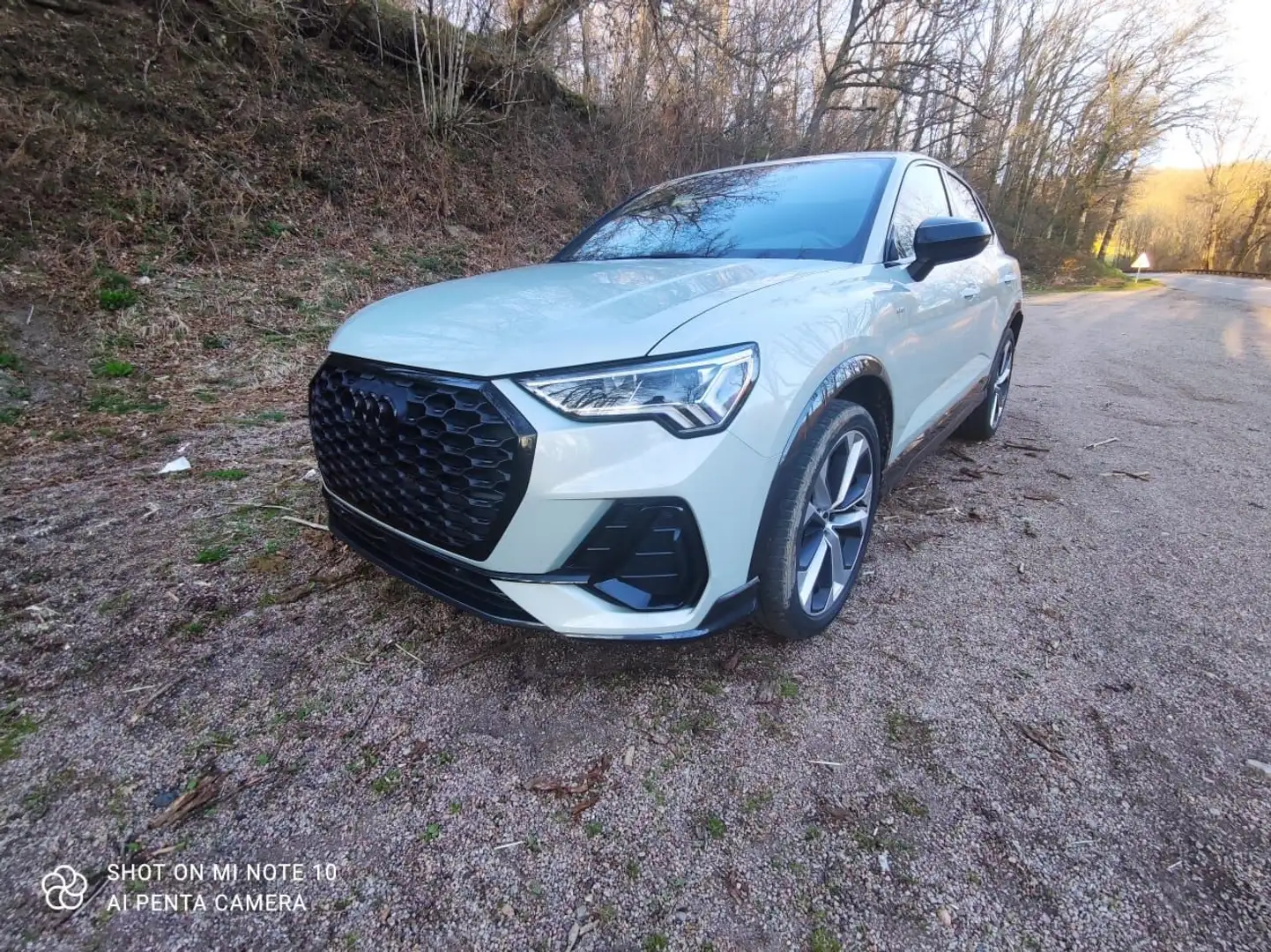 Audi Q3 S- Line - 1