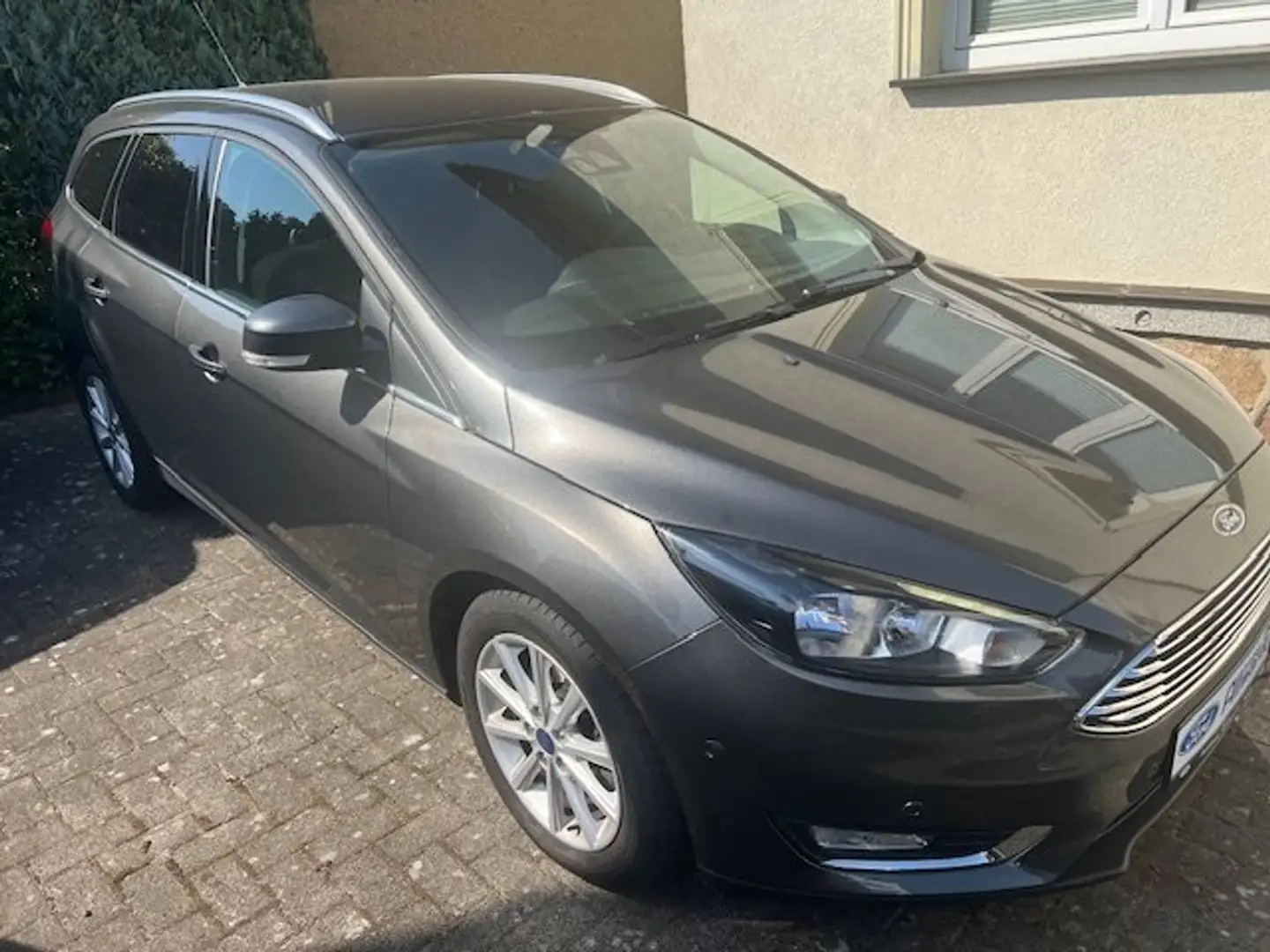 Ford Focus Titanium Grau - 2