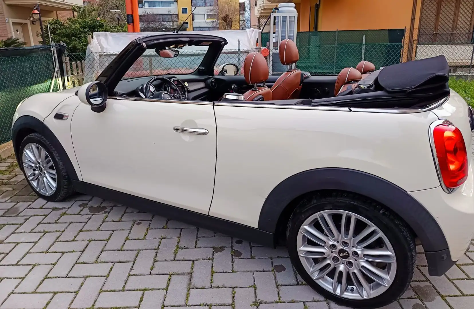 MINI Cooper D Cabrio 1.5 Beige - 1