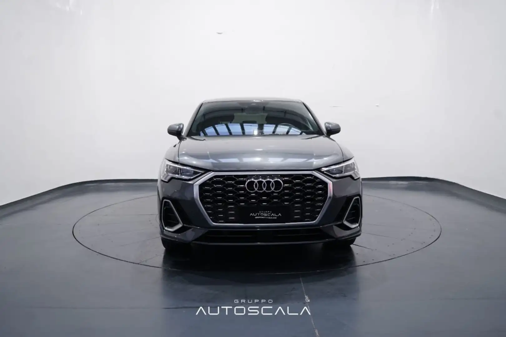 Audi Q3 SPB 35 TDI 150CV S Tronic S Line Edition Grigio - 2