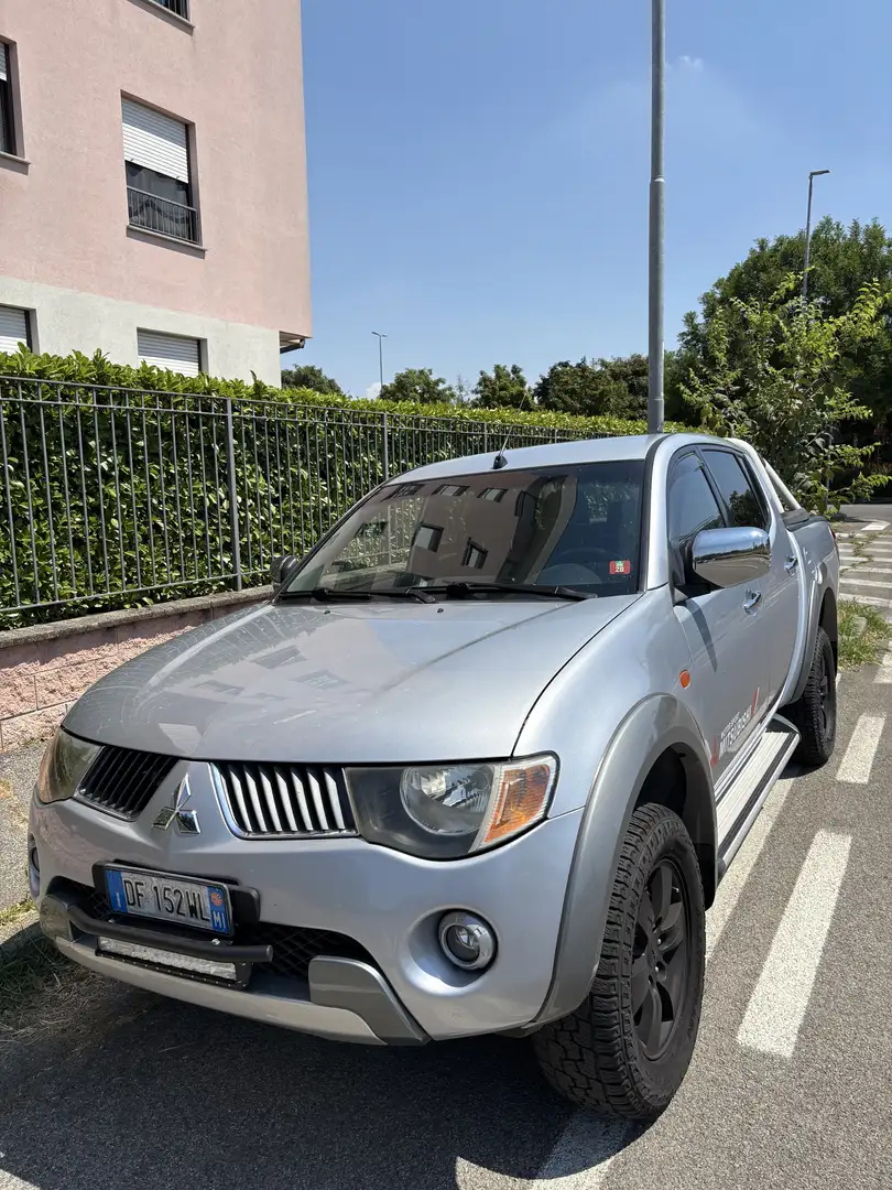 Mitsubishi L200 d.cab 2.5 di-d Intense - 1