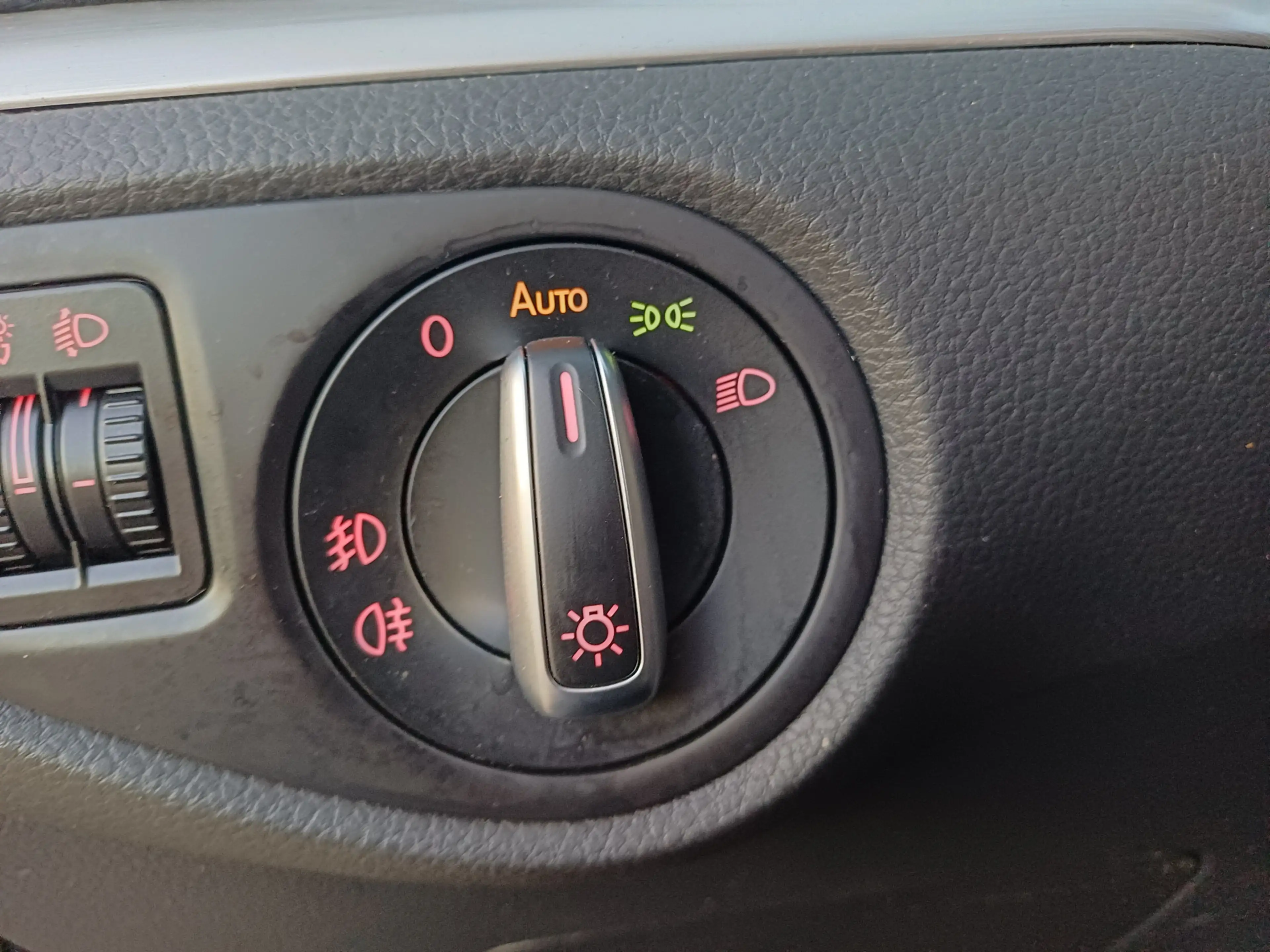 Volkswagen Sharan 1.4 TSI Exclusive 7-Pers. /Pano/Leder/Carplay/Navi — photo 46