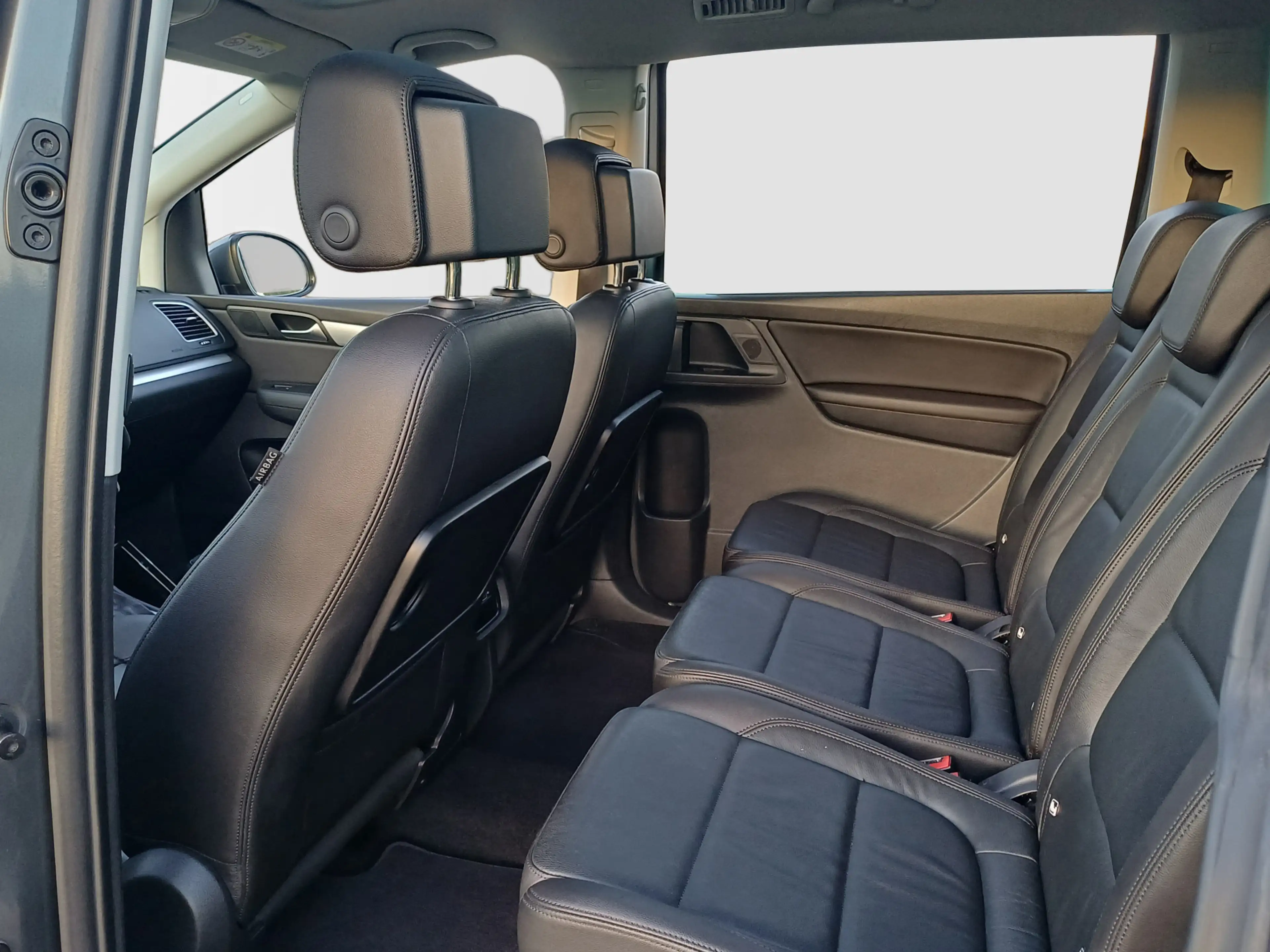 Volkswagen Sharan 1.4 TSI Exclusive 7-Pers. /Pano/Leder/Carplay/Navi — photo 25