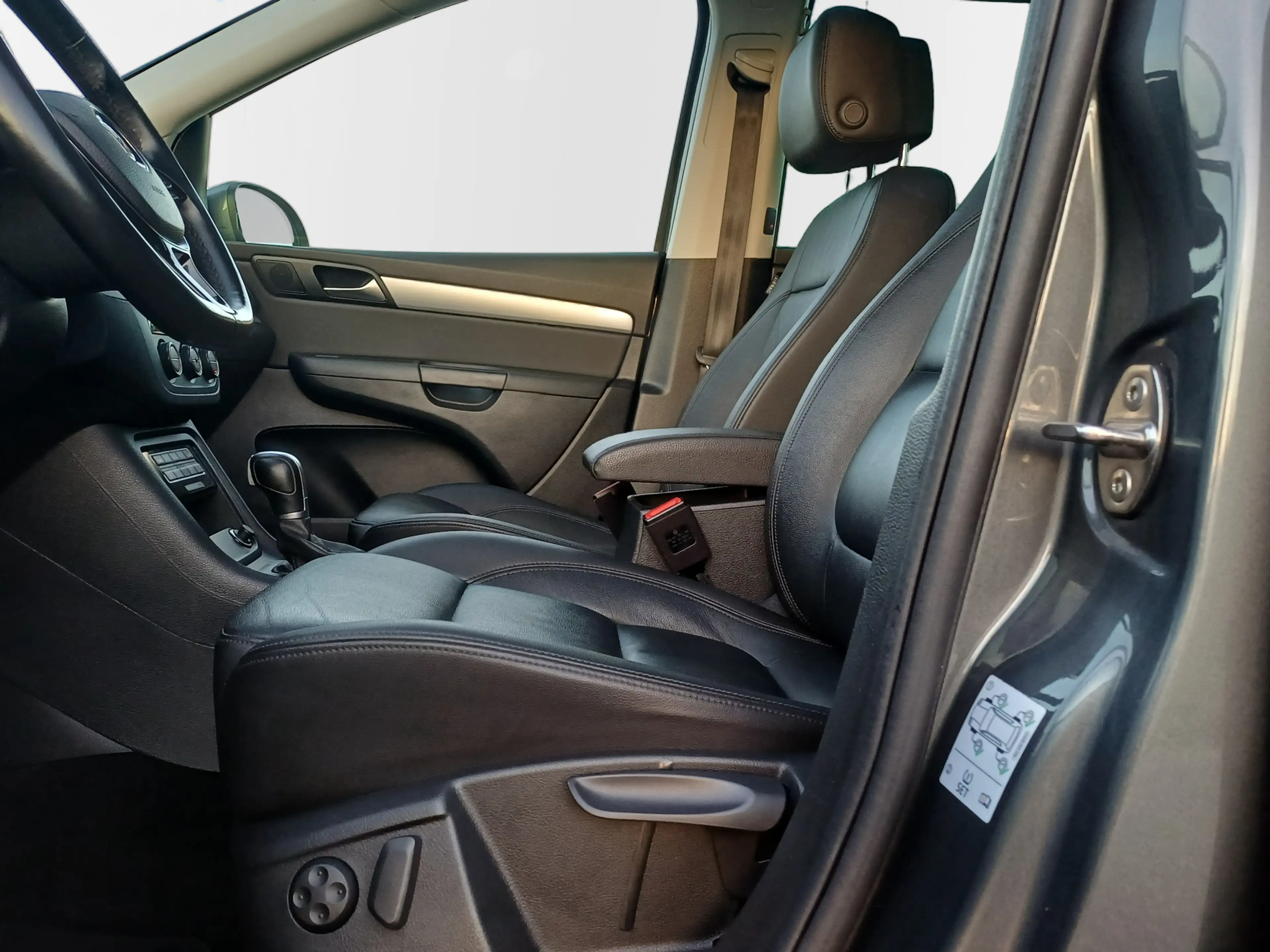 Volkswagen Sharan 1.4 TSI Exclusive 7-Pers. /Pano/Leder/Carplay/Navi — photo 21