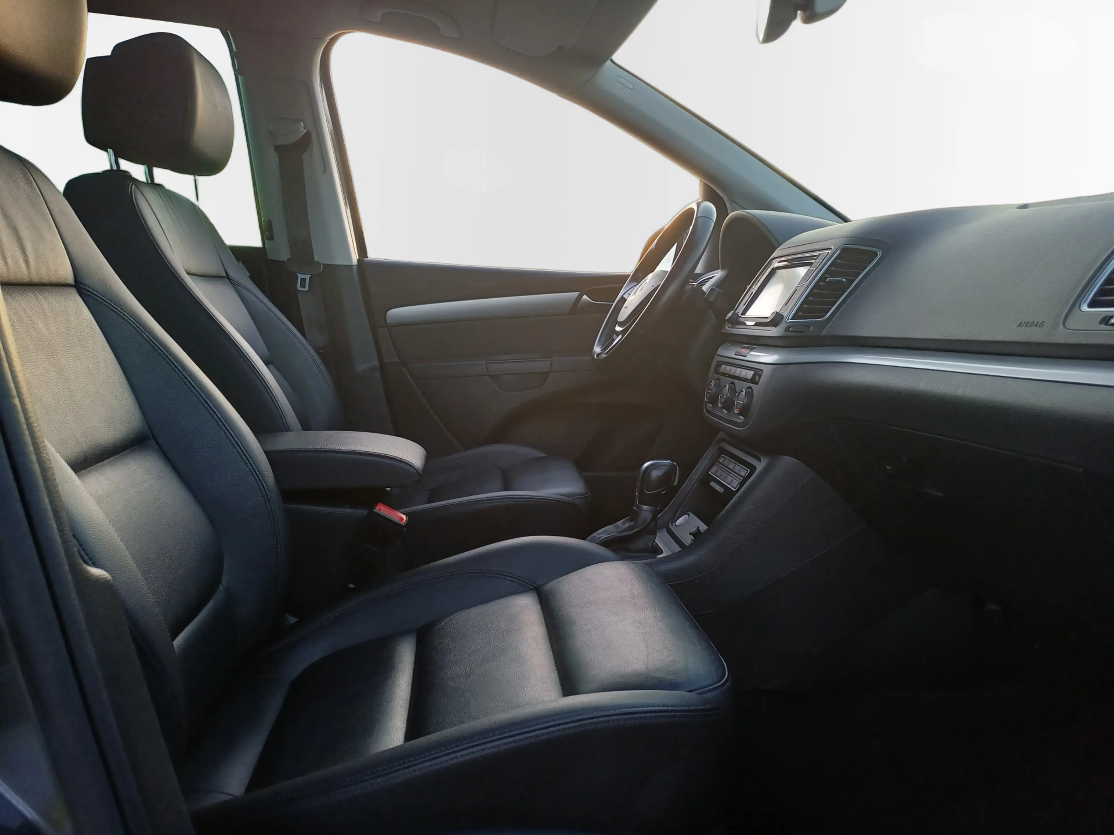 Volkswagen Sharan 1.4 TSI Exclusive 7-Pers. /Pano/Leder/Carplay/Navi — photo 37