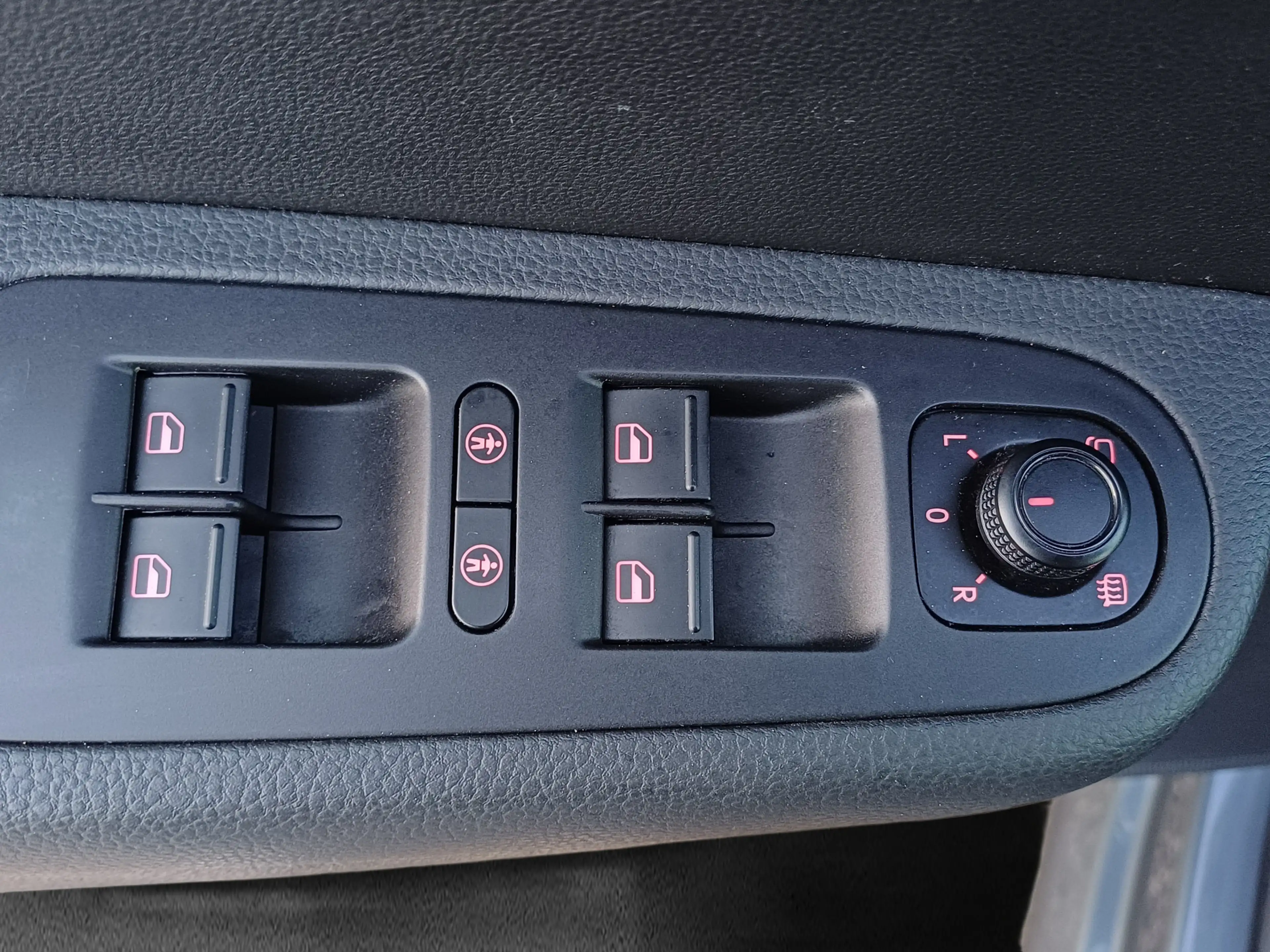 Volkswagen Sharan 1.4 TSI Exclusive 7-Pers. /Pano/Leder/Carplay/Navi — photo 22