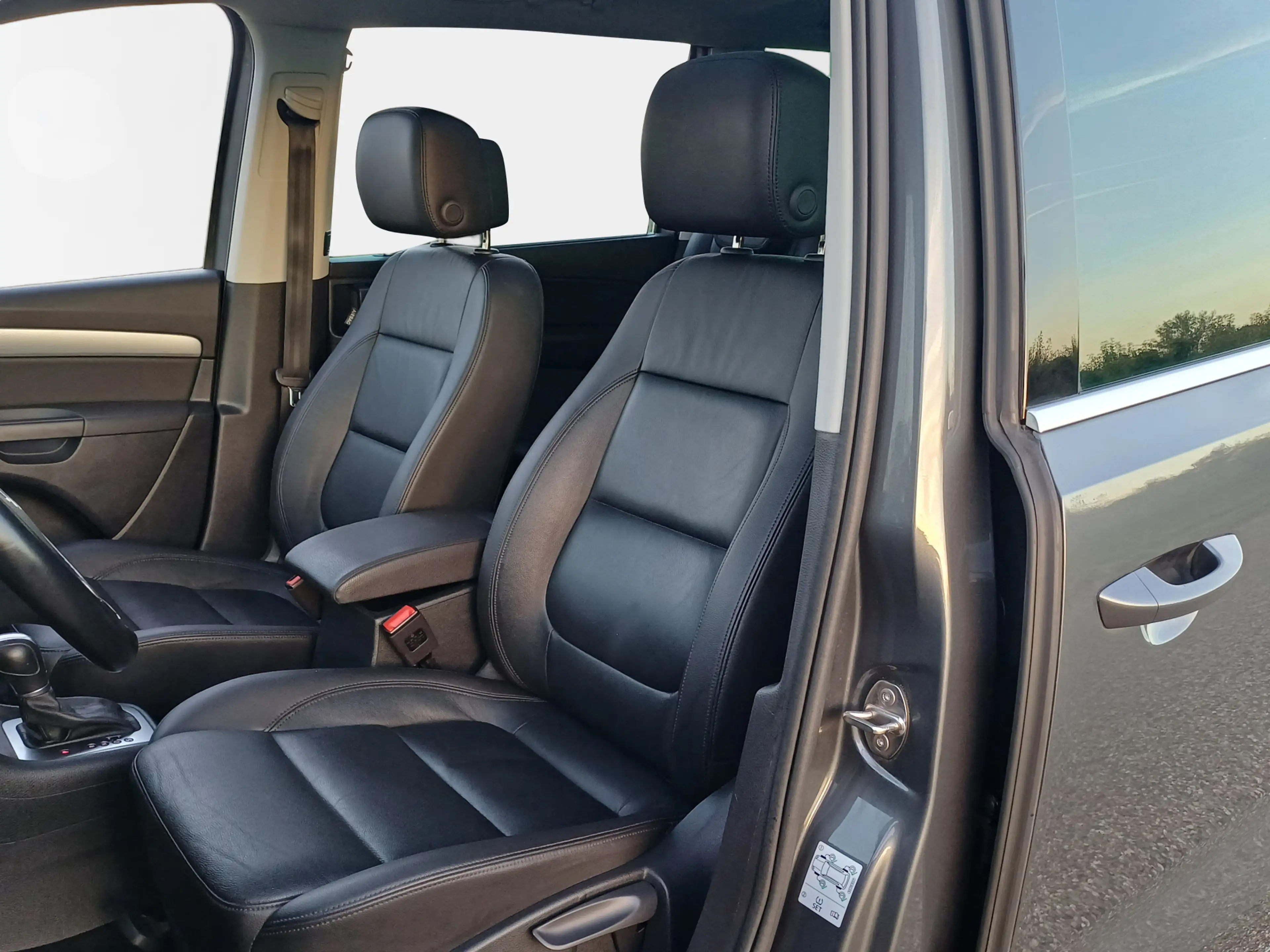 Volkswagen Sharan 1.4 TSI Exclusive 7-Pers. /Pano/Leder/Carplay/Navi — photo 2