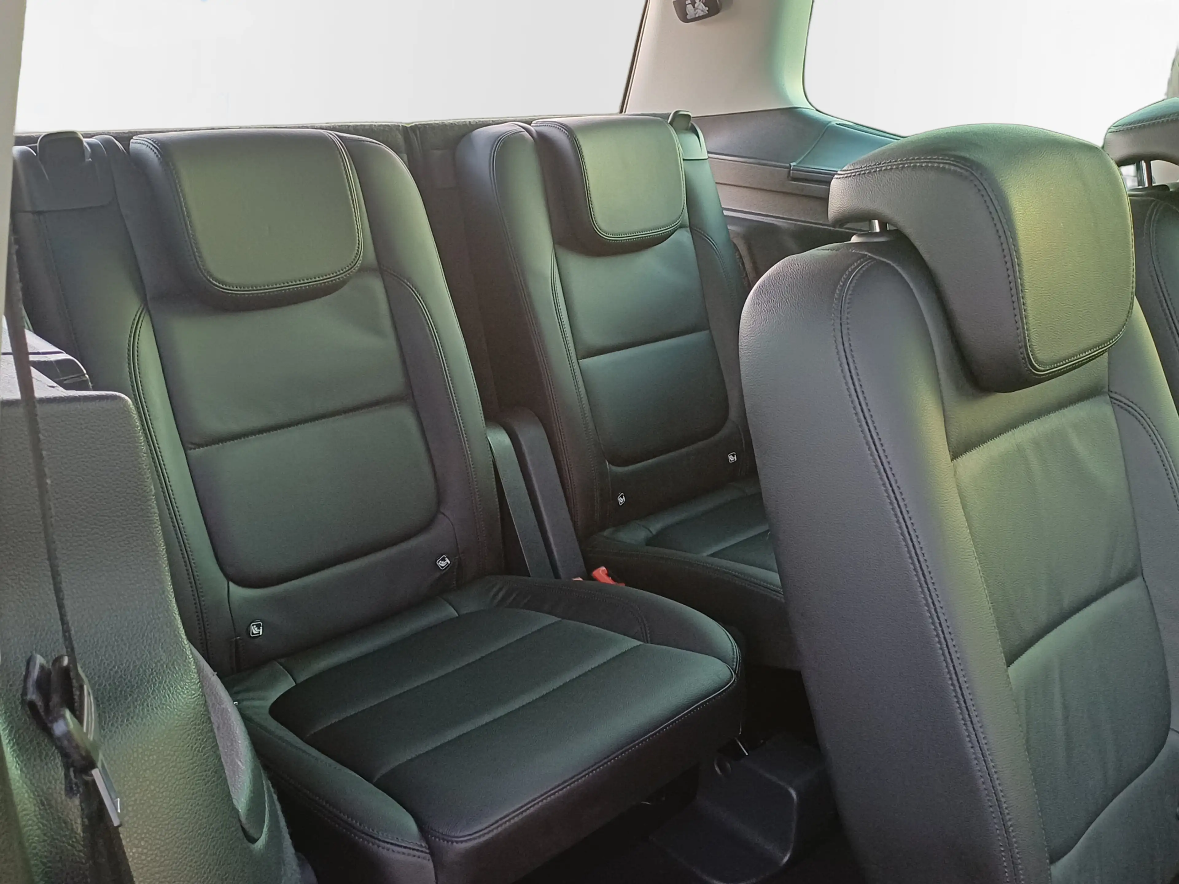 Volkswagen Sharan 1.4 TSI Exclusive 7-Pers. /Pano/Leder/Carplay/Navi — photo 31
