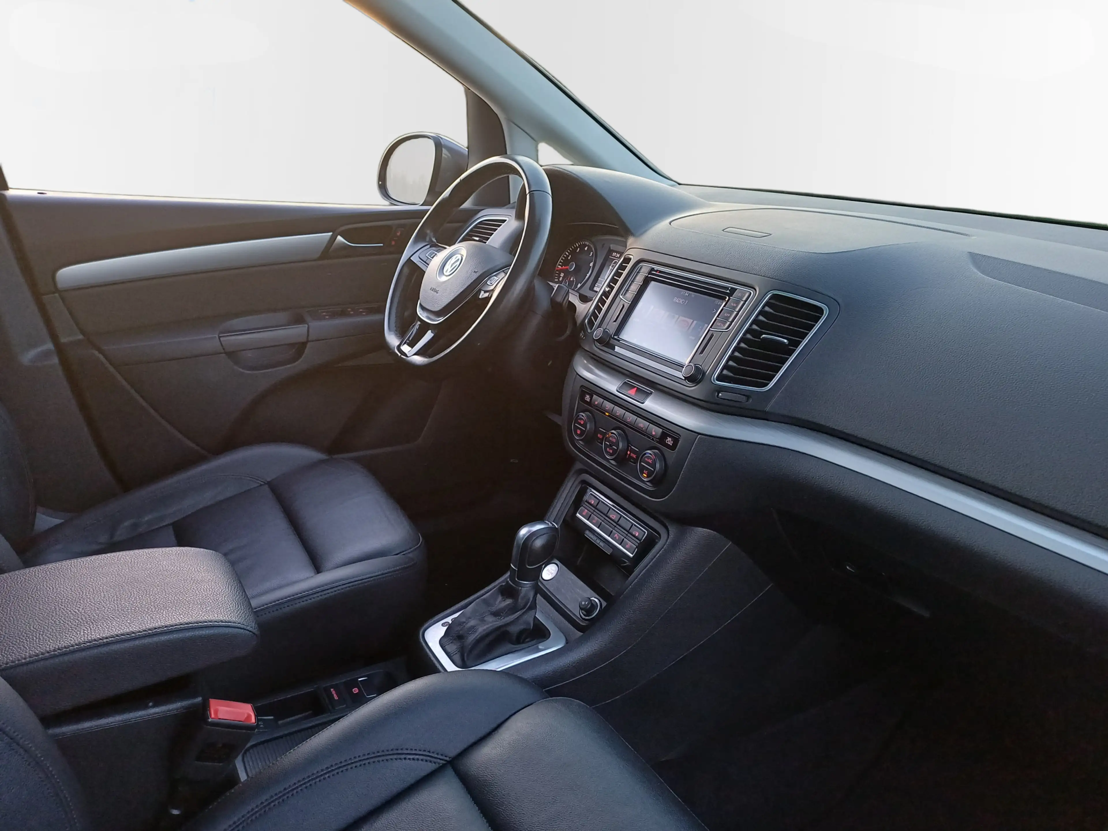 Volkswagen Sharan 1.4 TSI Exclusive 7-Pers. /Pano/Leder/Carplay/Navi — photo 36