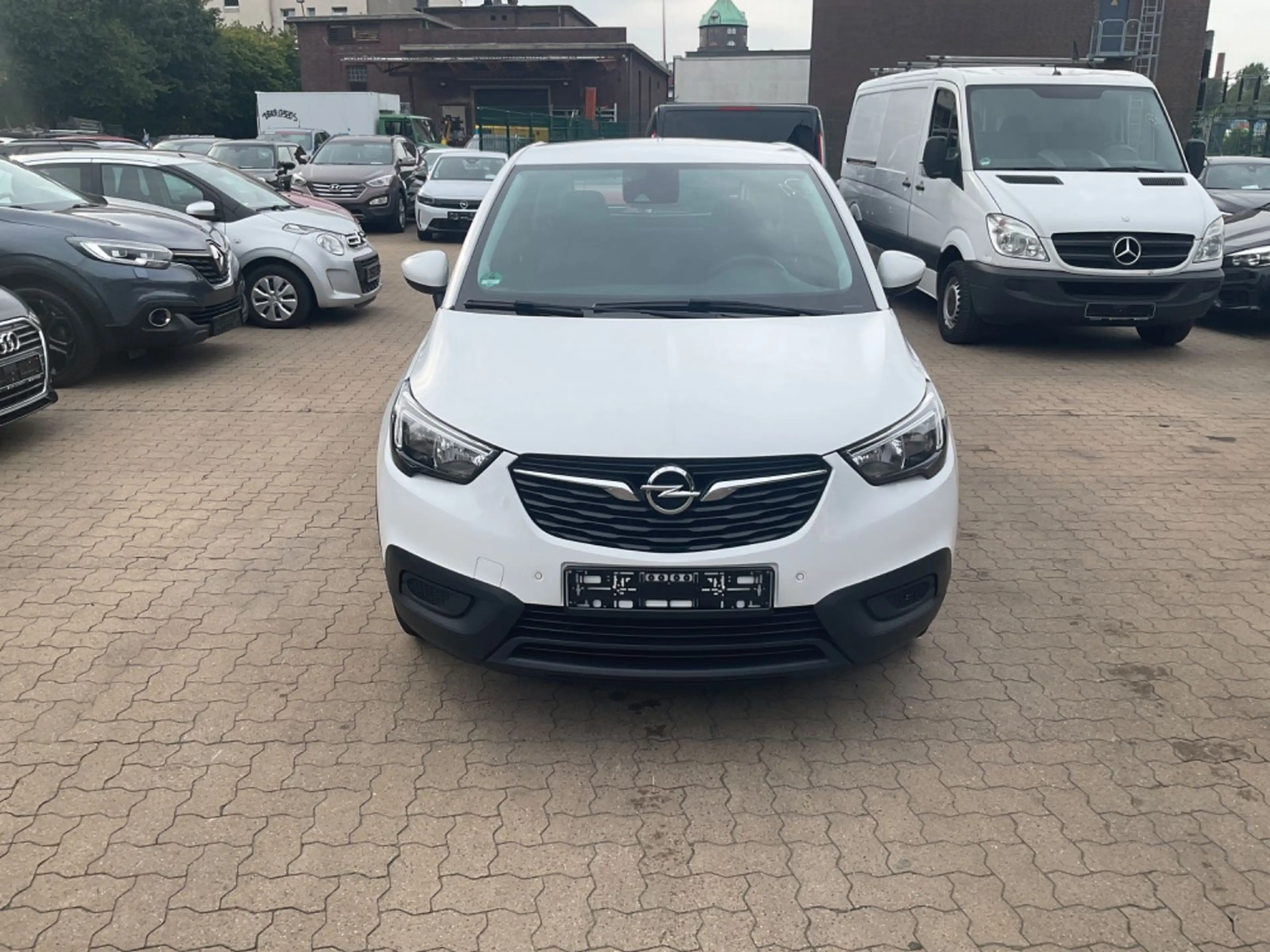 Opel Crossland X — photo 2