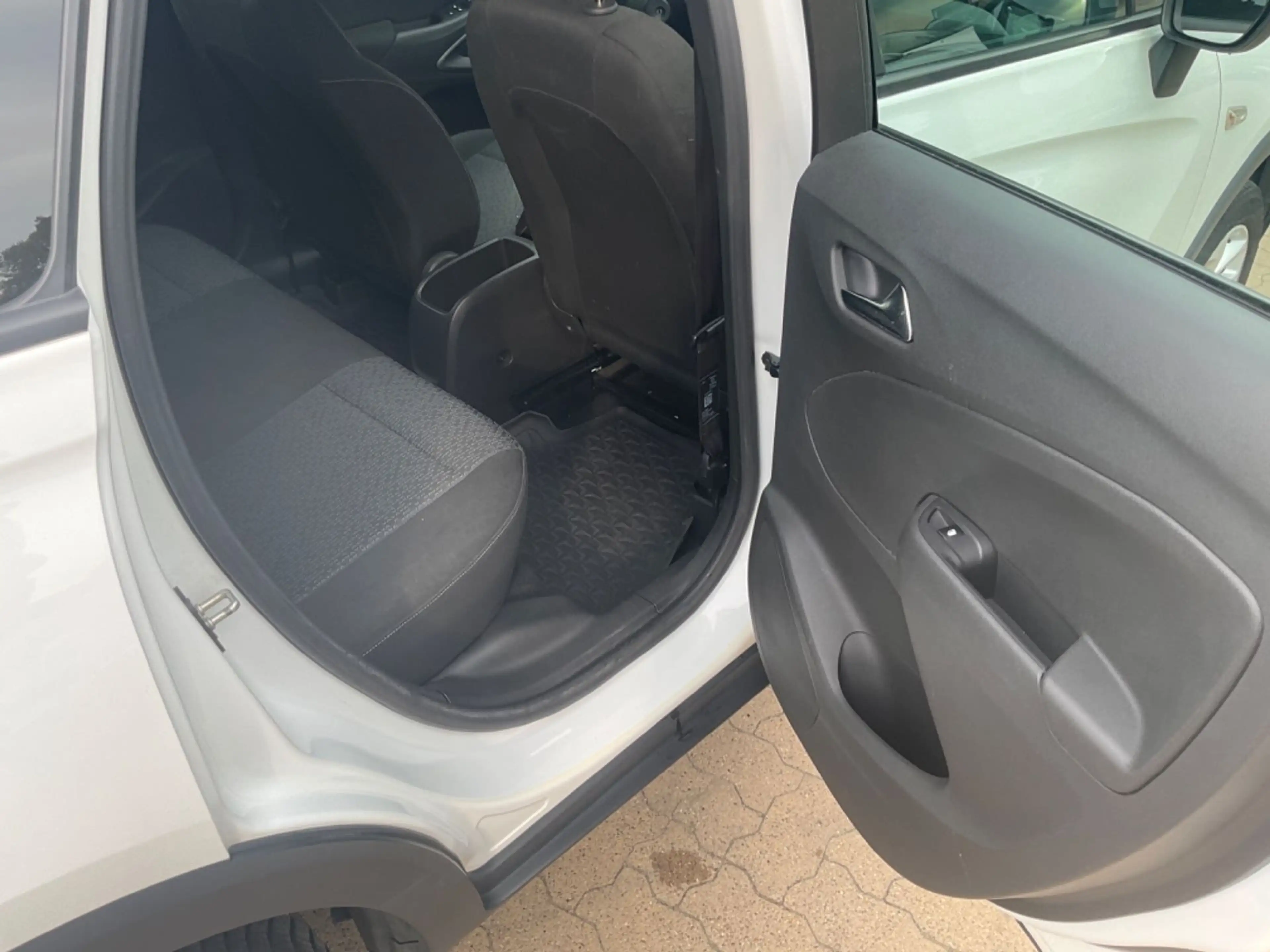 Opel Crossland X — photo 4