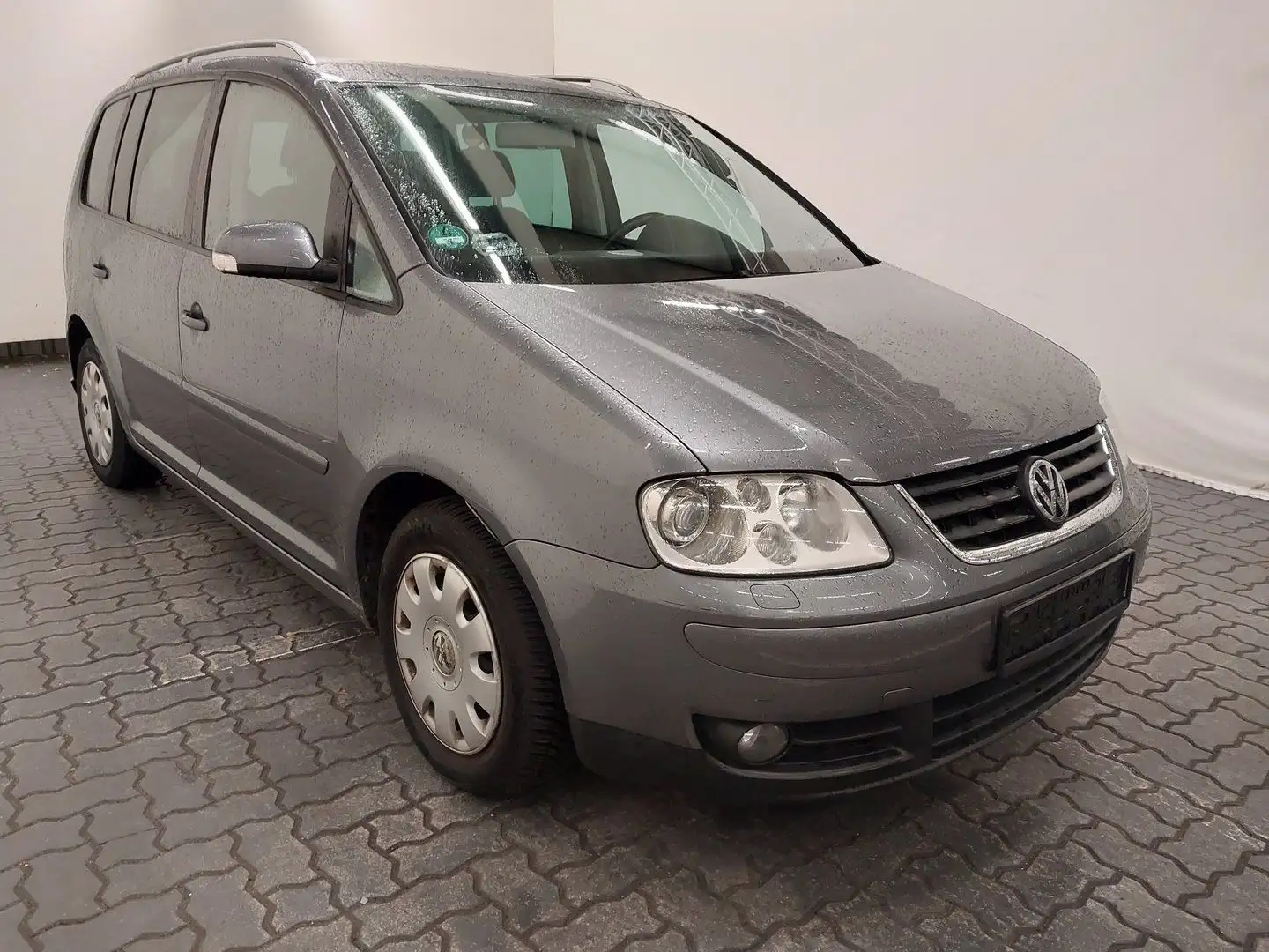 Volkswagen Touran Highline Grau - 2