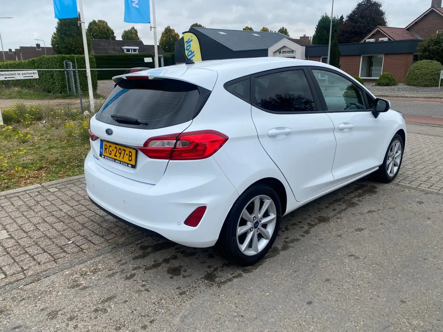 Ford Fiesta 1.1 Trend Wit - 2