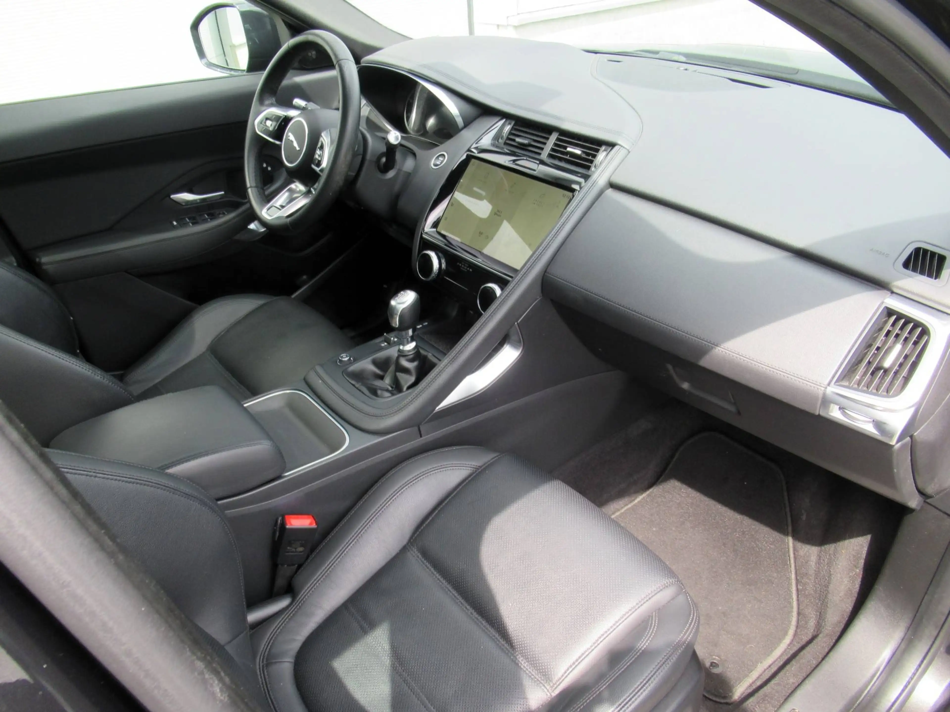 Jaguar E-Pace 2.0d D165 /€11.990 netto / Pano / Leder / Carplay / ... — photo 9