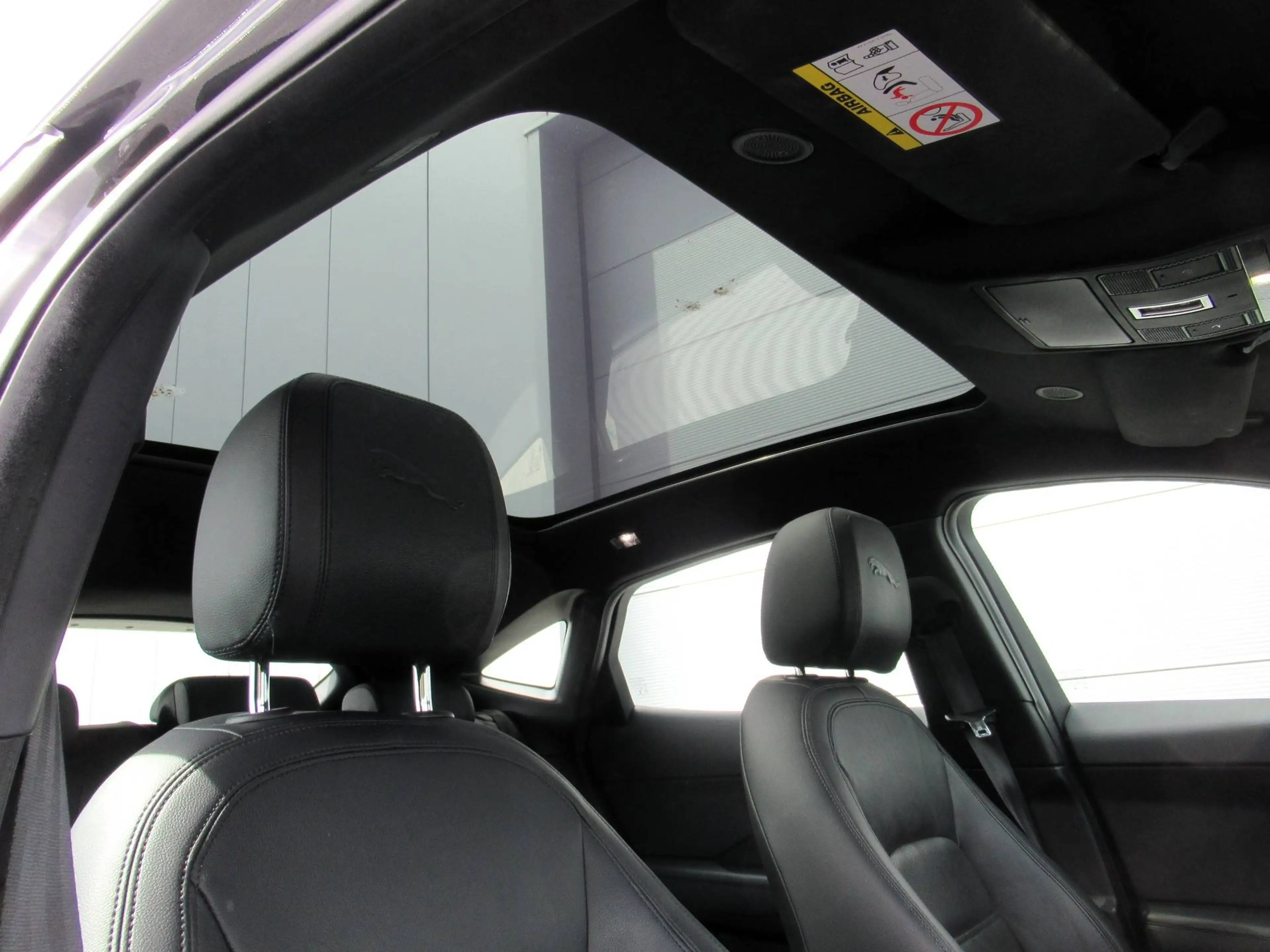 Jaguar E-Pace 2.0d D165 /€11.990 netto / Pano / Leder / Carplay / ... — photo 8