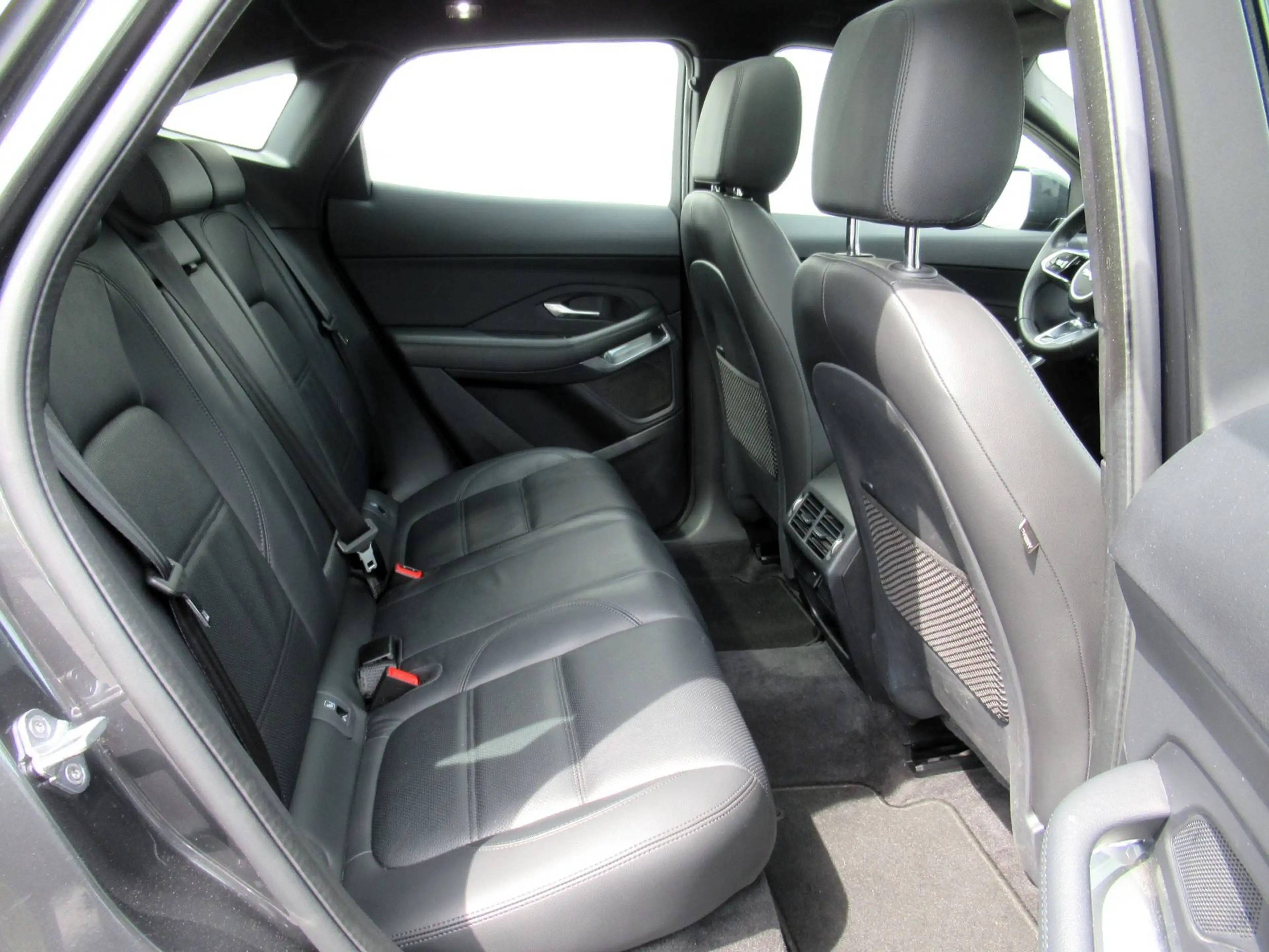 Jaguar E-Pace 2.0d D165 /€11.990 netto / Pano / Leder / Carplay / ... — photo 12