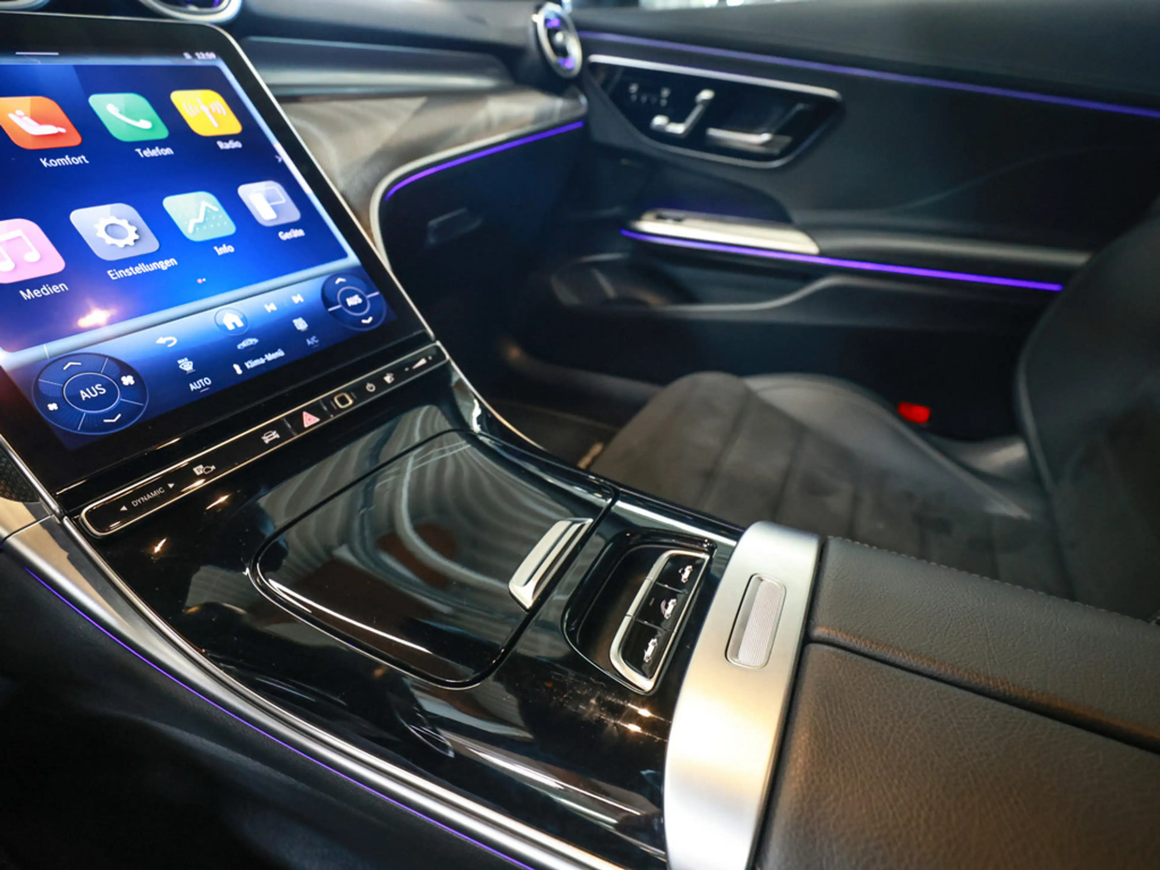 Mercedes-Benz CLE 200 Cabriolet AMG Sport Advanced+ LED SHZ — photo 15