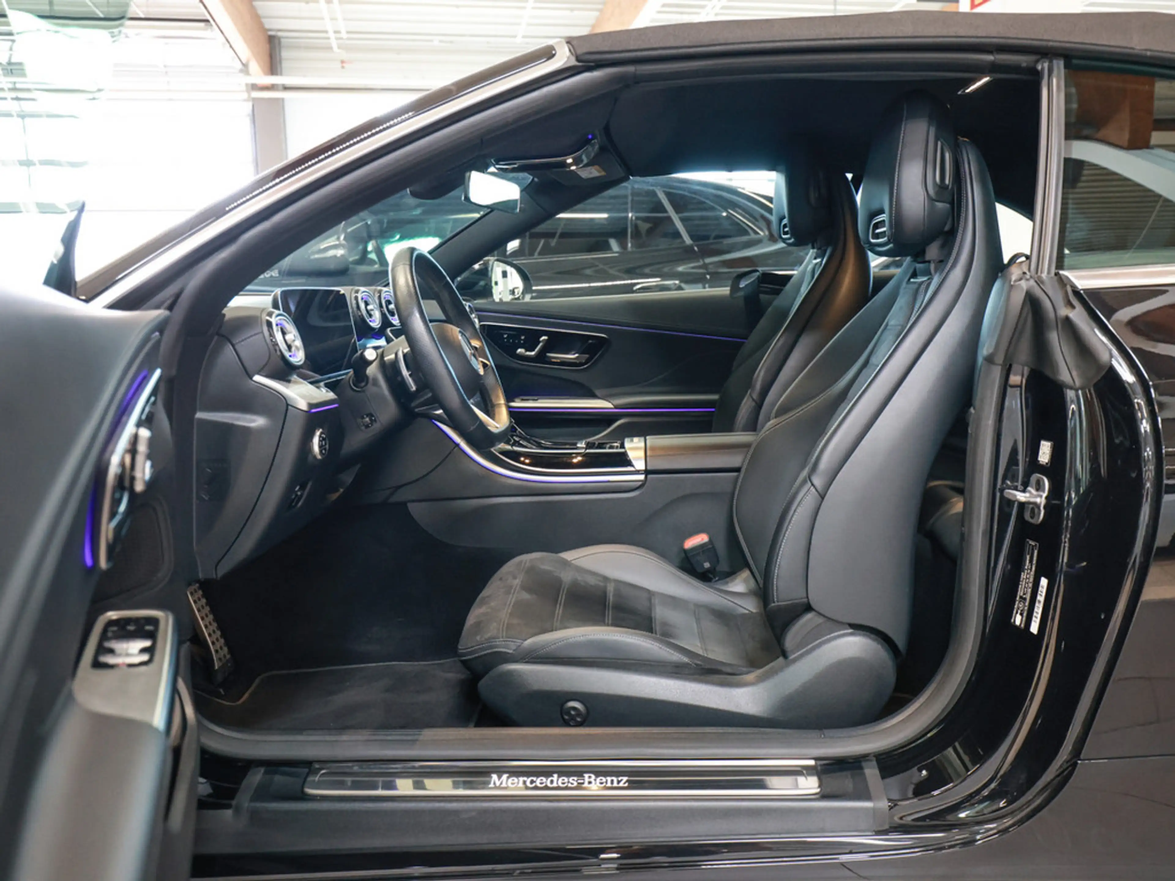 Mercedes-Benz CLE 200 Cabriolet AMG Sport Advanced+ LED SHZ — photo 11