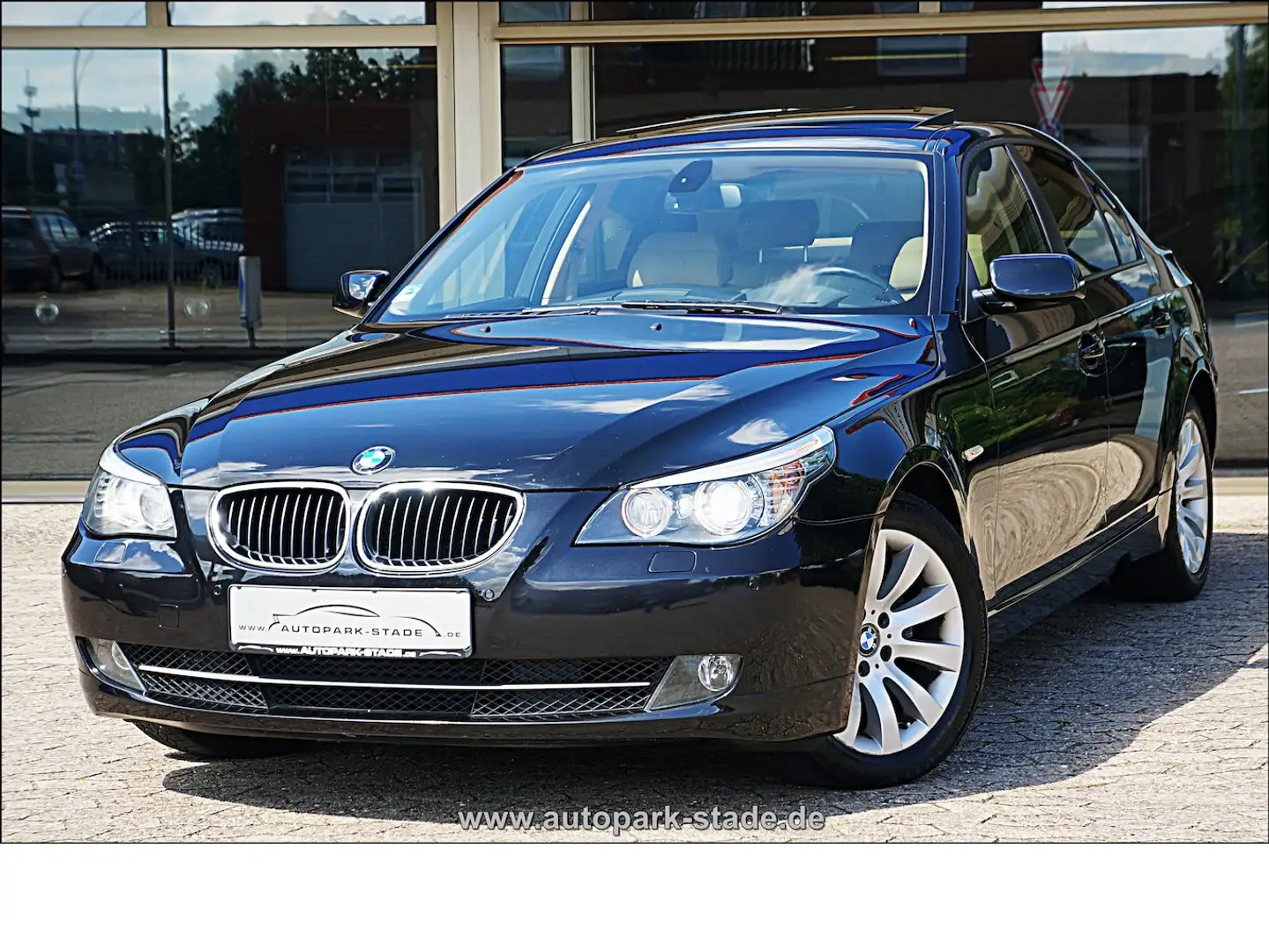 BMW 520 520d E60 Aut. Navi Leder Bi-Xenon Schwarz - 2