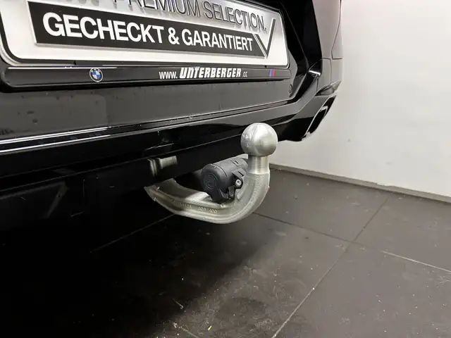BMW X4 M view 12