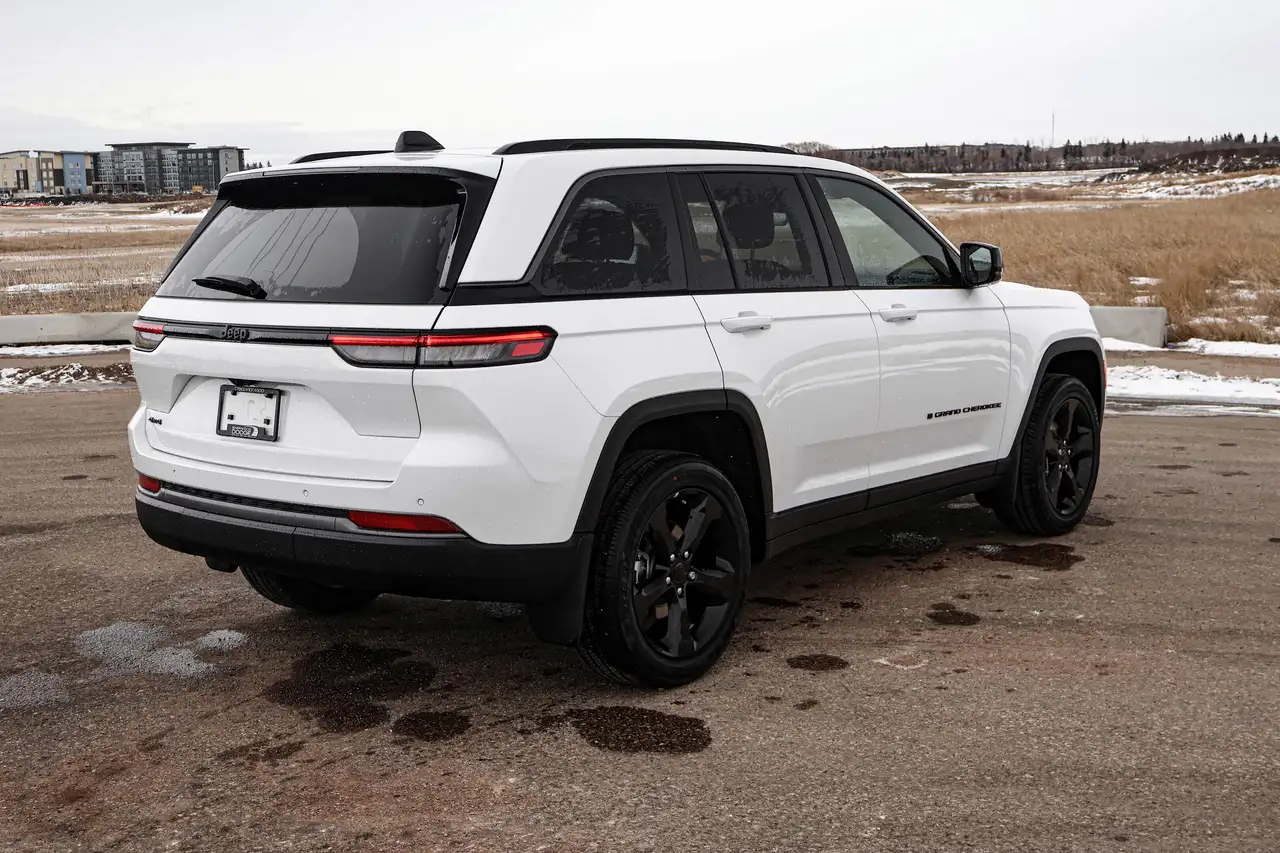 Jeep Grand Cherokee снимка Jeep Grand Cherokee