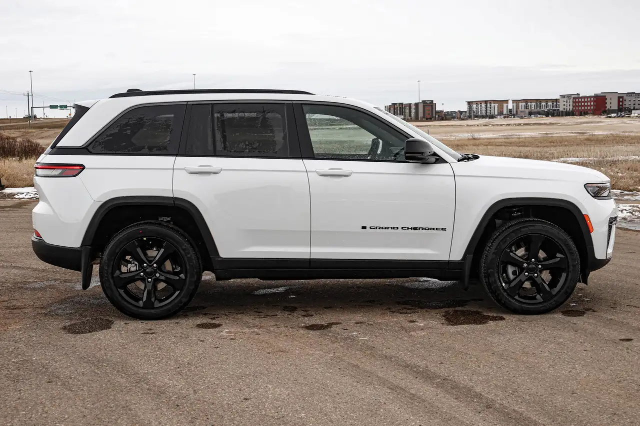 Jeep Grand Cherokee снимка Jeep Grand Cherokee