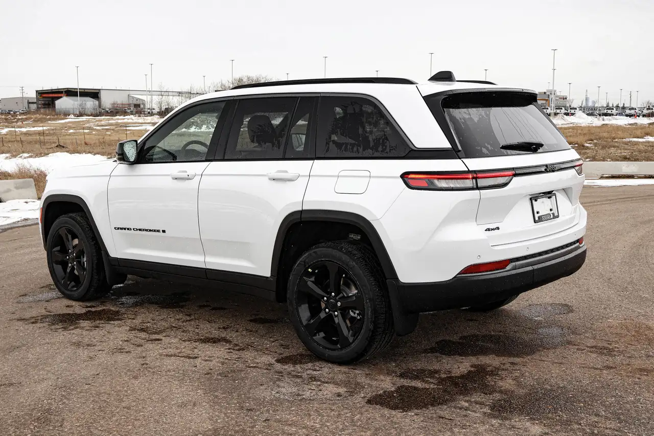 Jeep Grand Cherokee снимка Jeep Grand Cherokee