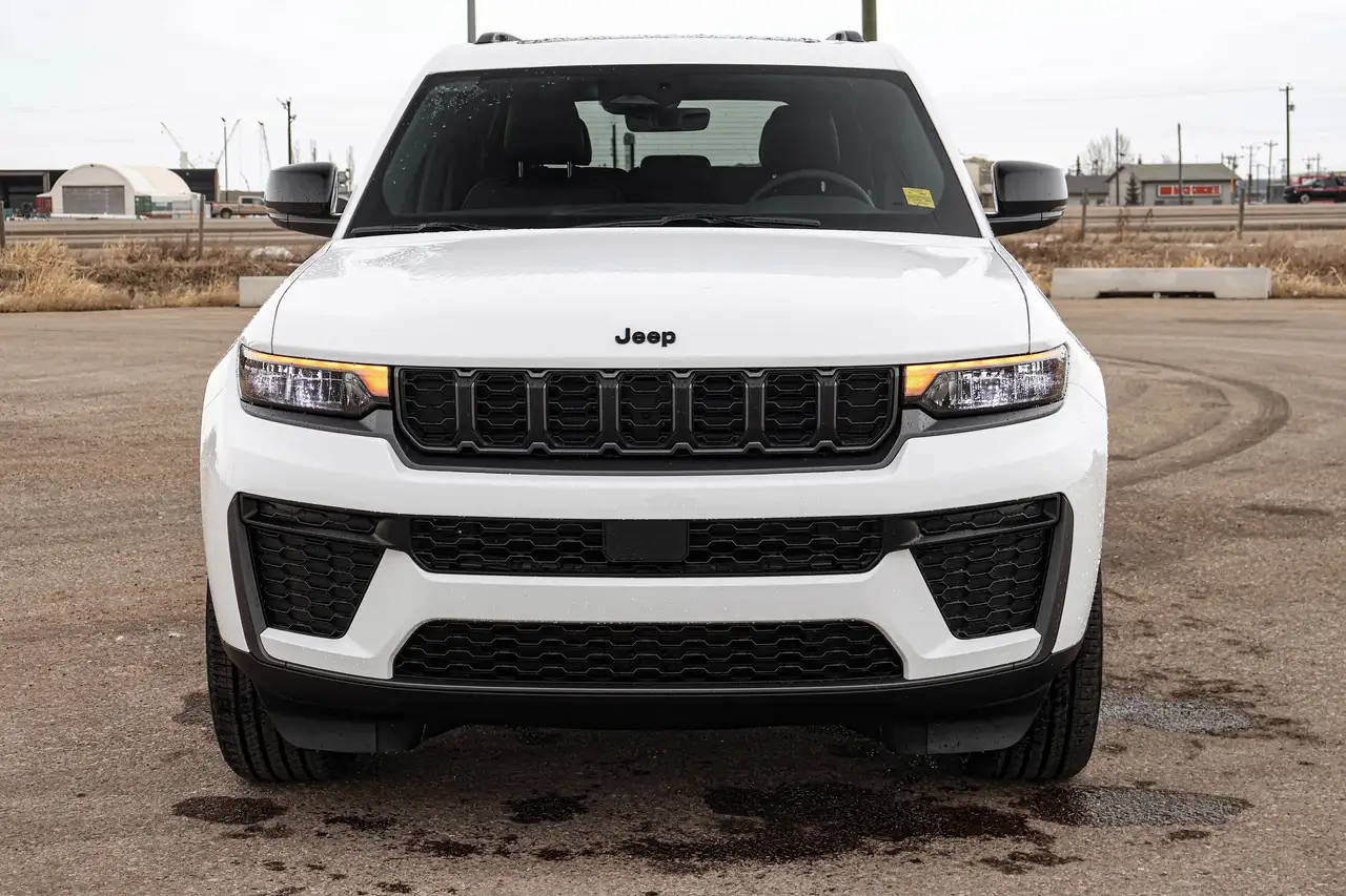 Jeep Grand Cherokee снимка Jeep Grand Cherokee