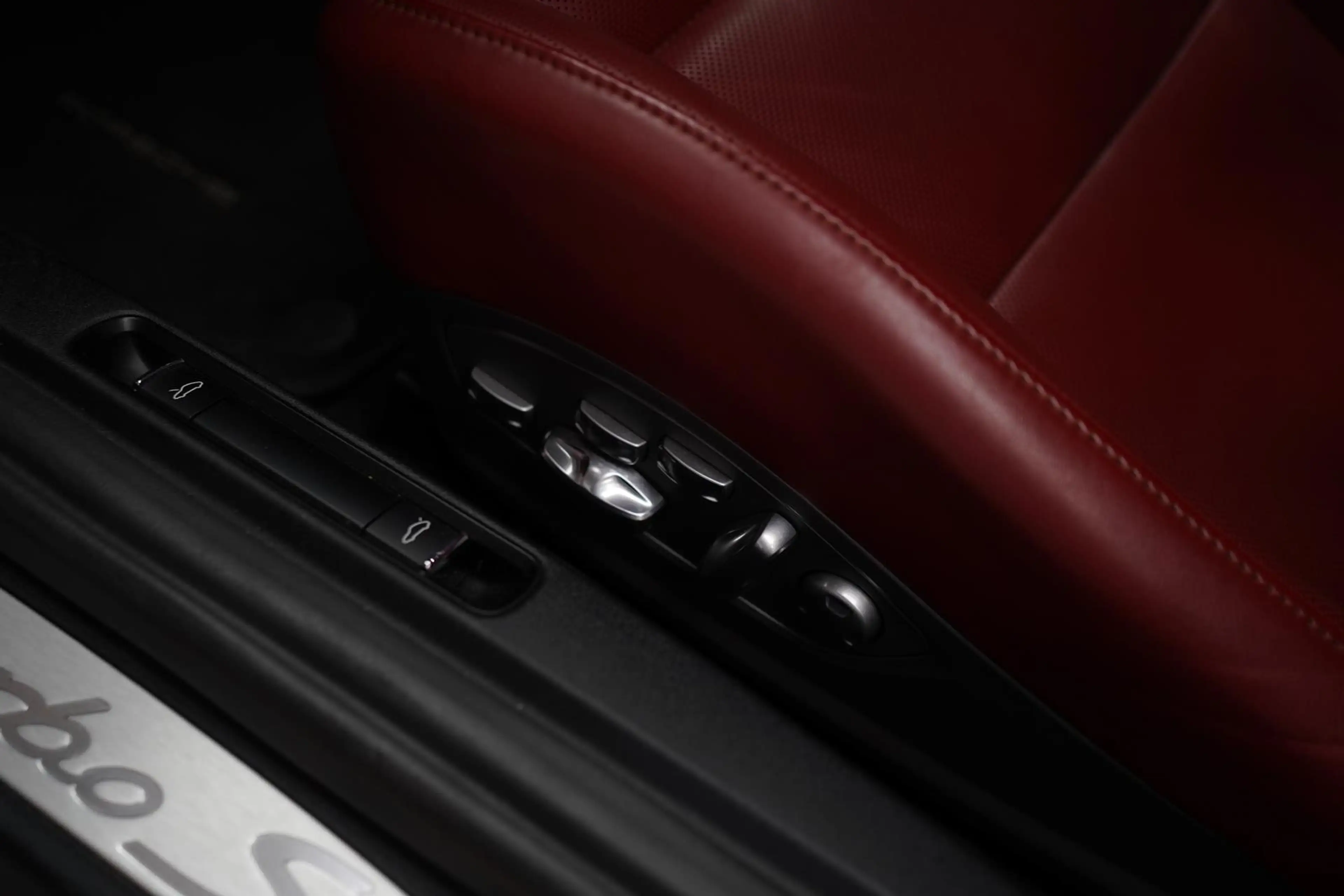 Porsche 911 Turbo S Coupe | Burm | Schiebedach | 18-Wege — photo 15