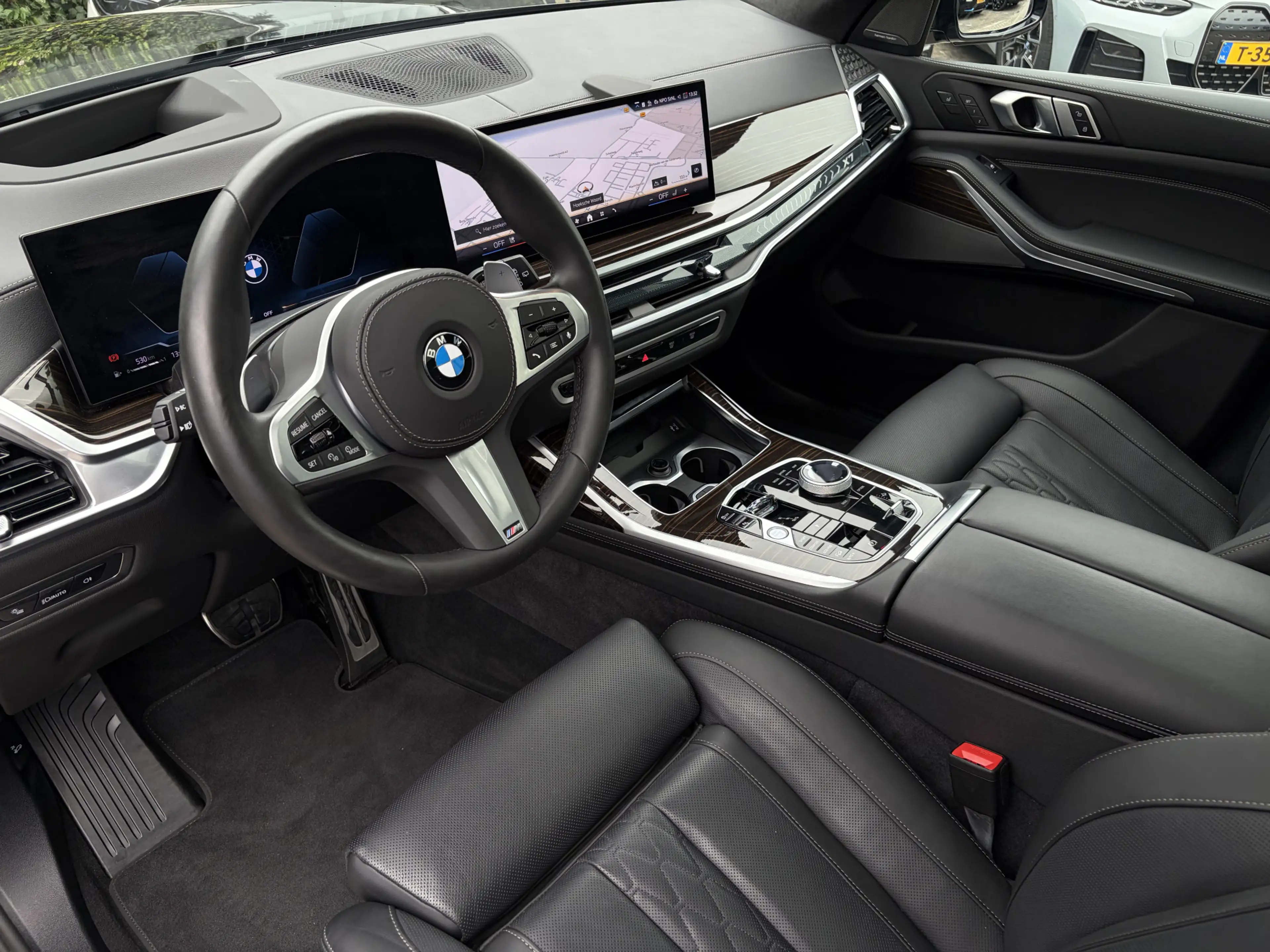 BMW X7 xDrive40i | M-Sport Pro | Panorama Sky Lounge | In — photo 13