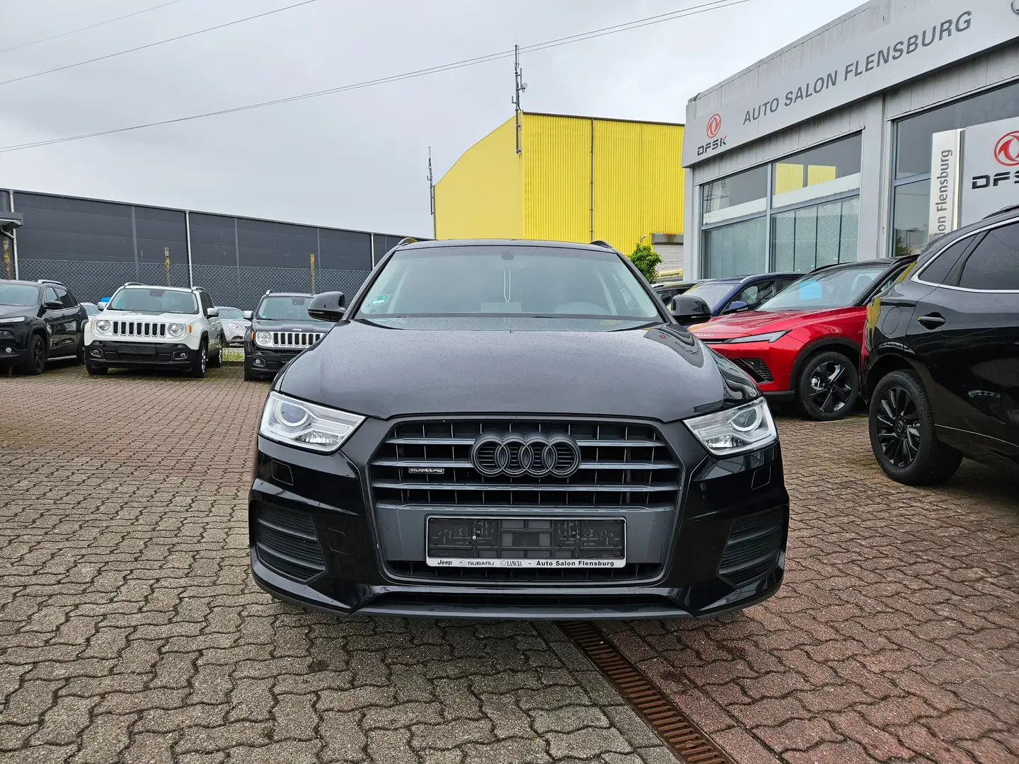 Audi Q3 Quattro*Automatik*Navi*Allwetter*Alcantara*AHK Schwarz - 2