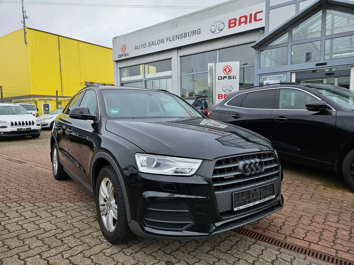 Audi Q3 Quattro*Automatik*Navi*Allwetter*Alcantara*AHK Schwarz - 1