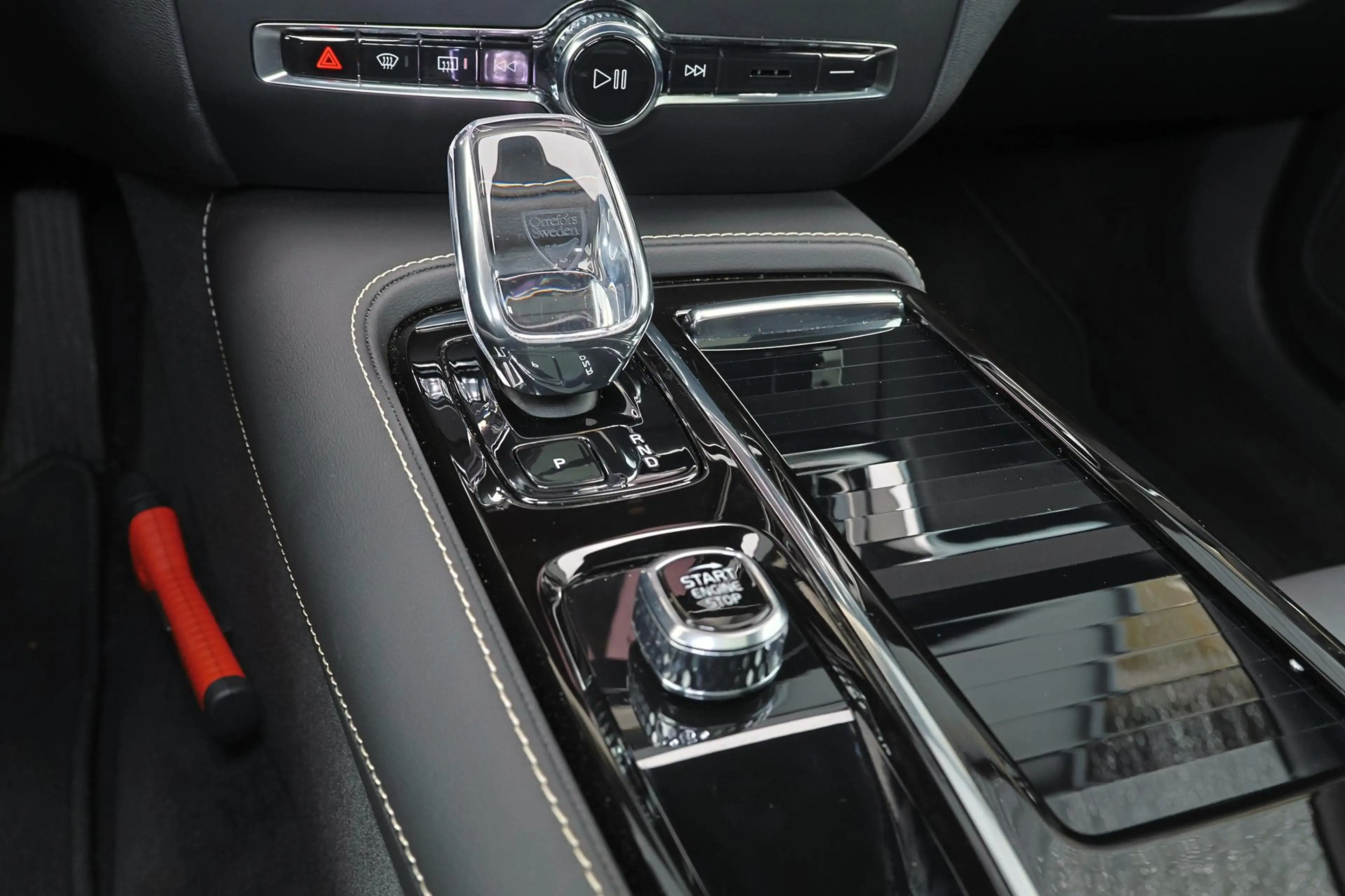 Volvo V60 T8 Recharge AWD Plus Dark - Panorama/schuifdak - I — photo 11