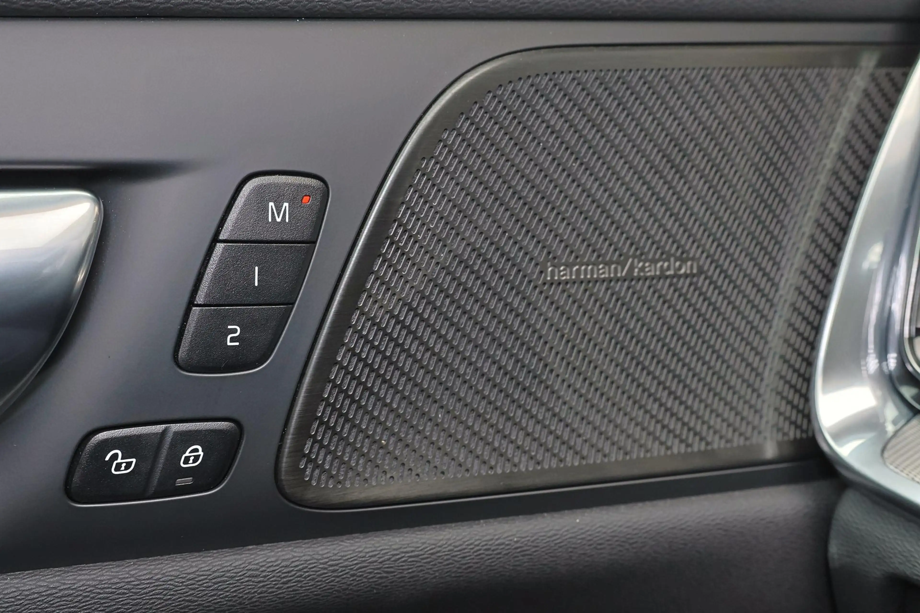 Volvo V60 T8 Recharge AWD Plus Dark - Panorama/schuifdak - I — photo 12