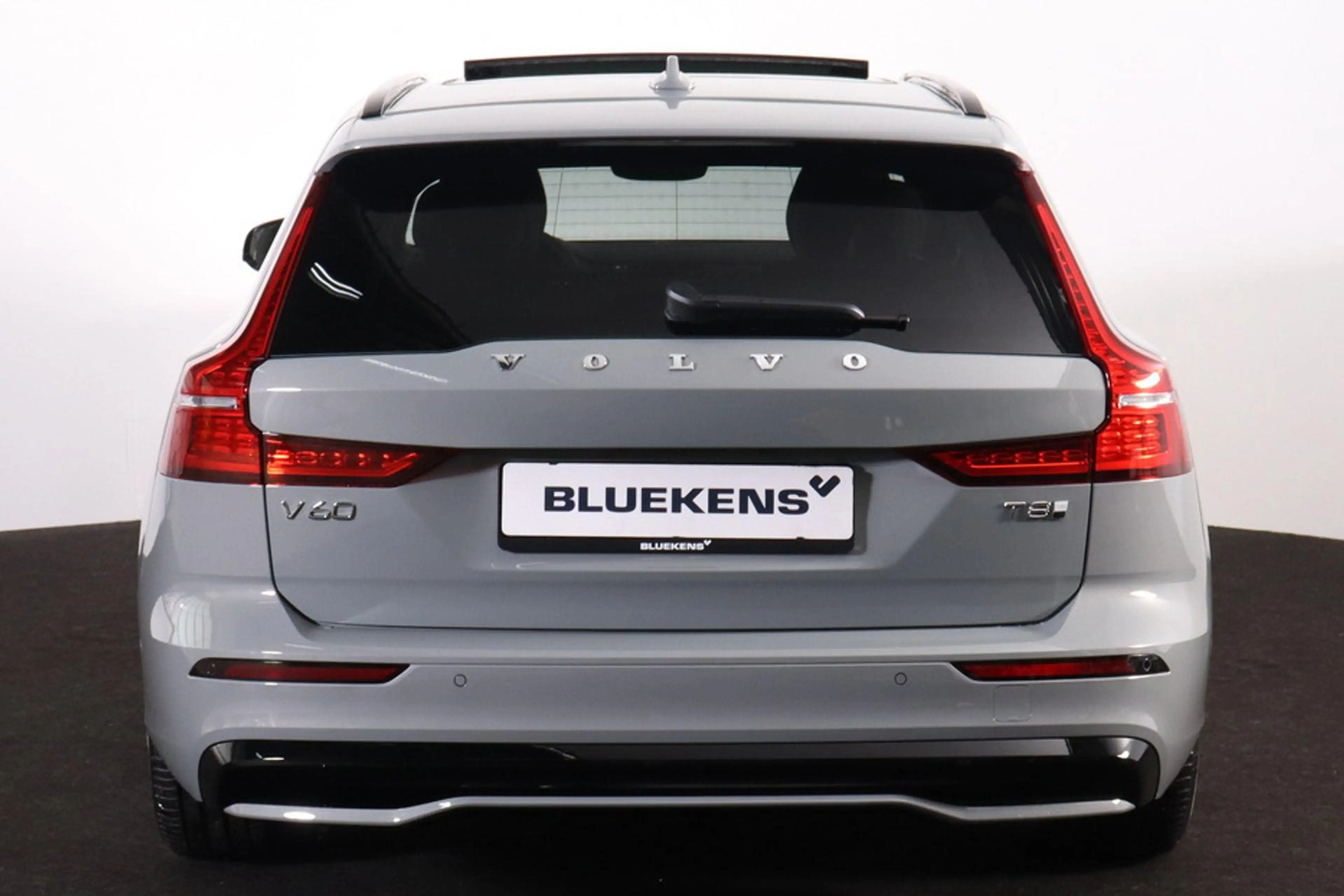 Volvo V60 T8 Recharge AWD Plus Dark - Panorama/schuifdak - I — photo 4