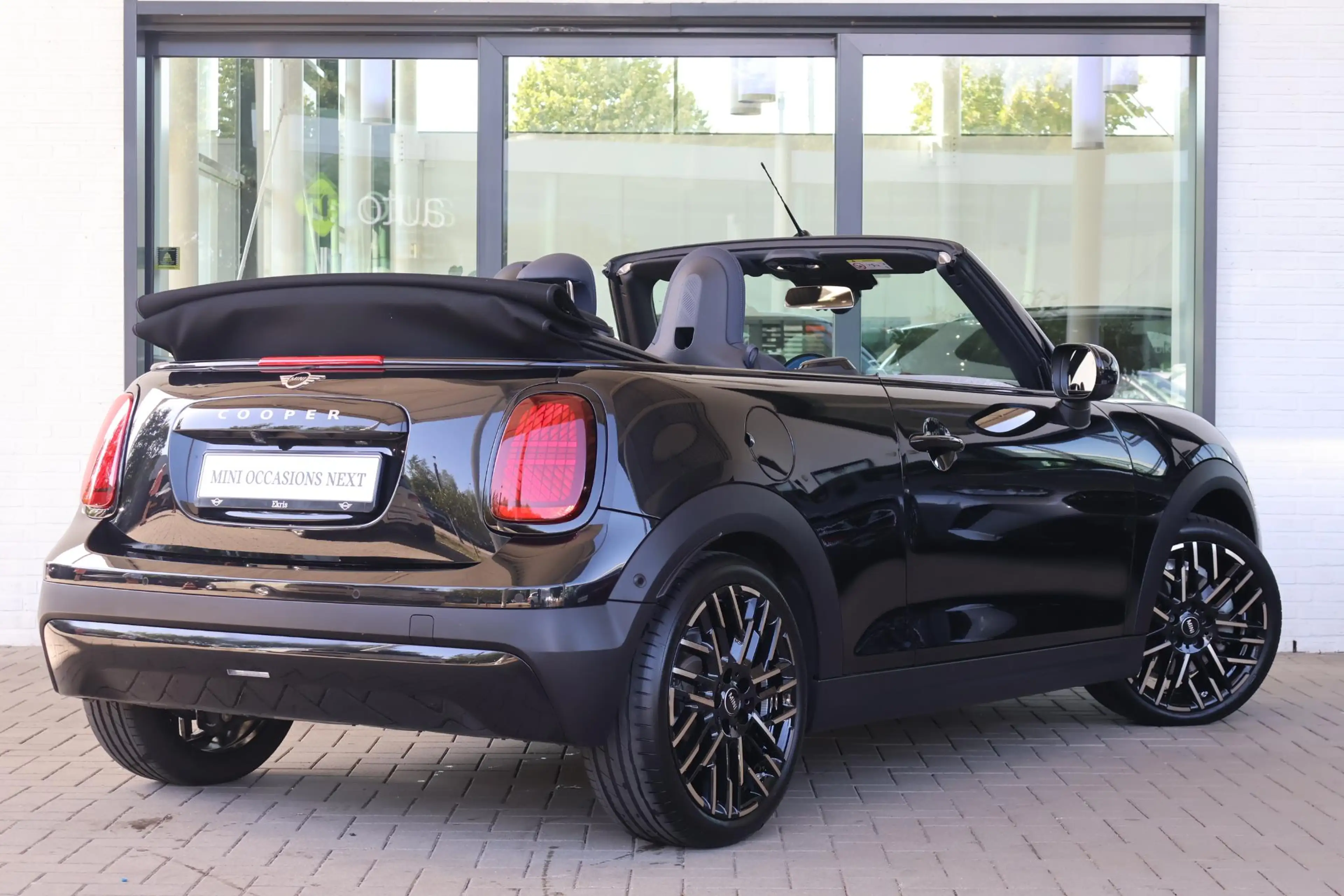 MINI Cooper C Cabrio 2.0 Favoured L | Head-Up Display | Stoel- en Stuur — photo 2