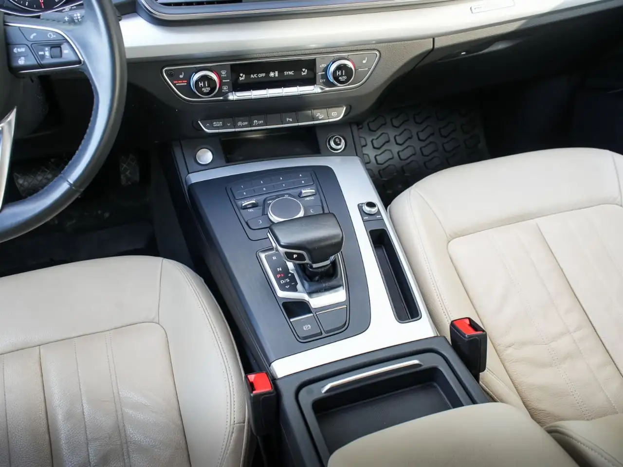 Audi Q5 снимка Audi Q5