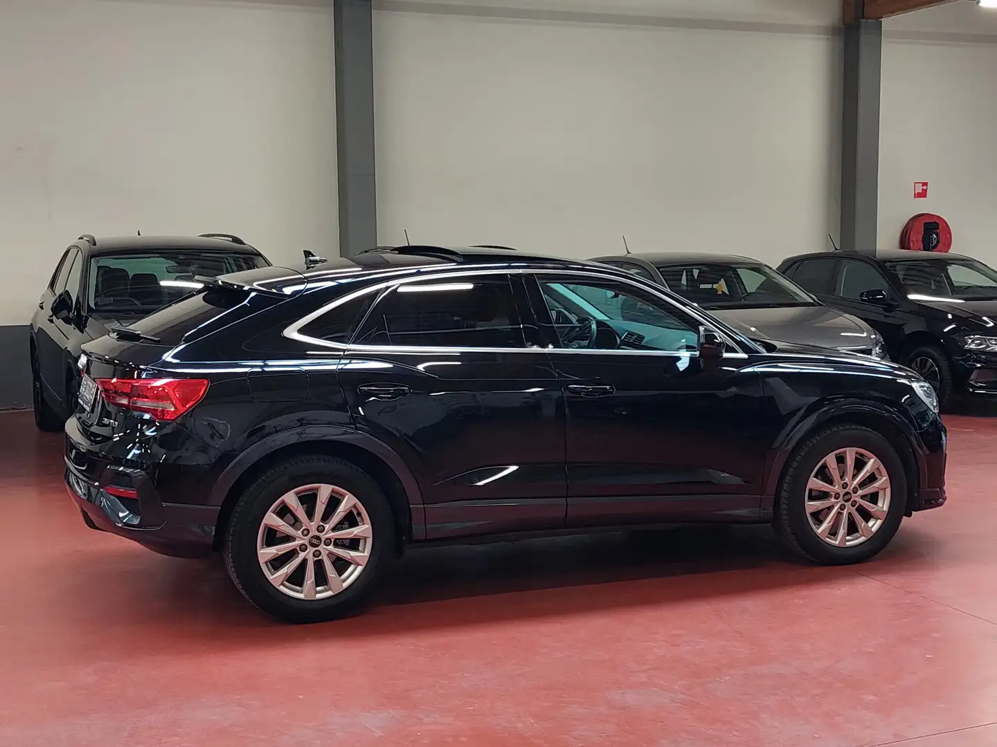 Audi Q3 Sportback + TDi E6d + DSG + PANO + AUDI EXCLUSIVE Чорний - 2