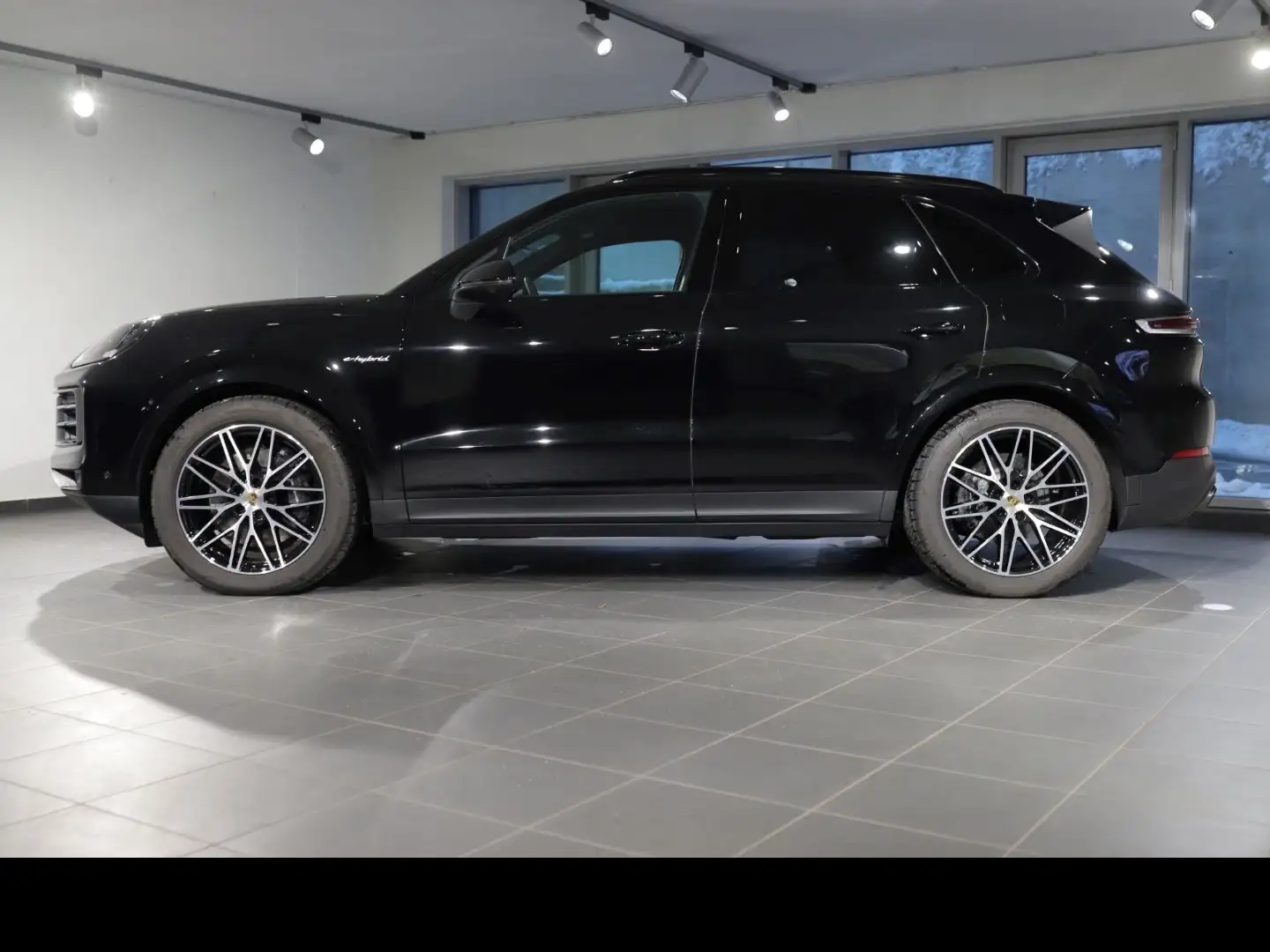 Porsche Cayenne E-Hybrid facelift auch andere kurzfristig Schwarz - 1