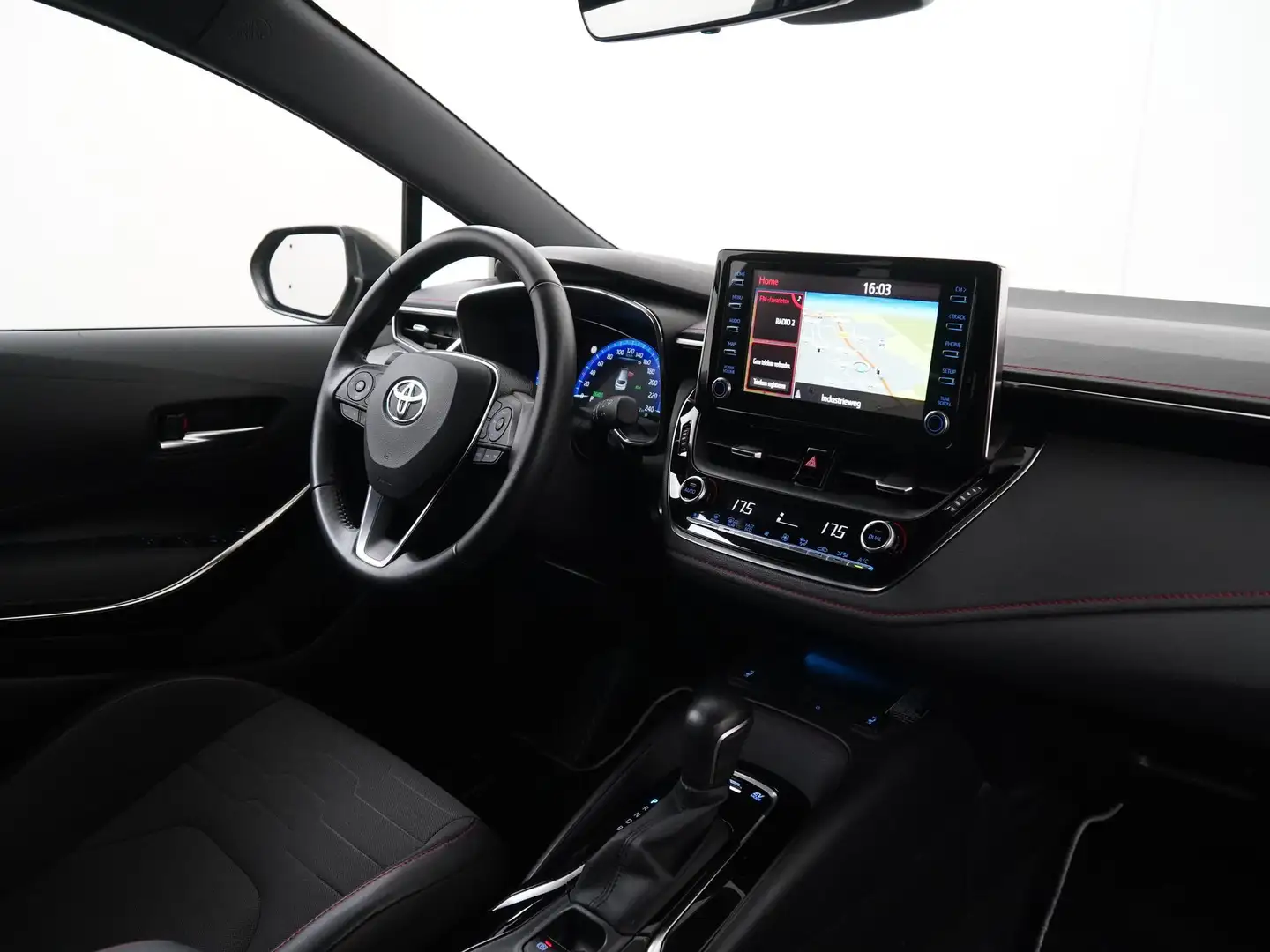 Toyota Corolla Touring Sports 1.8 Hybrid Executive | Leder/Alcant Bruin - 2