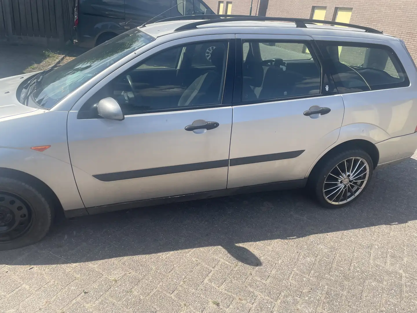 Ford Focus 1.6-16V Ghia Gris - 1