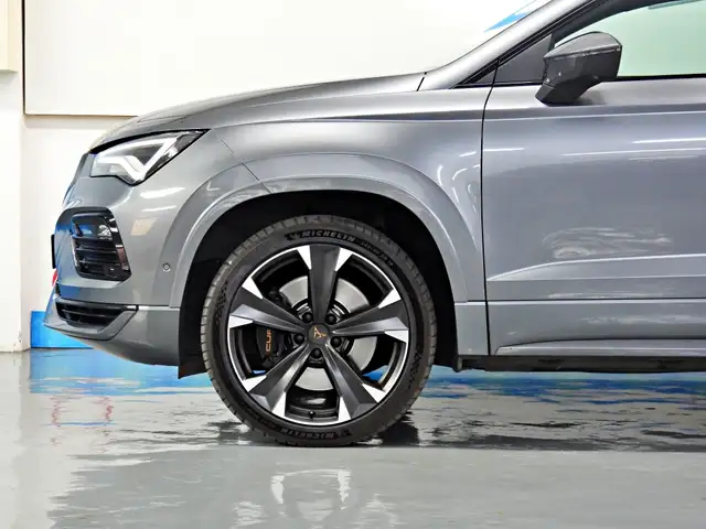 Cupra Ateca view 3
