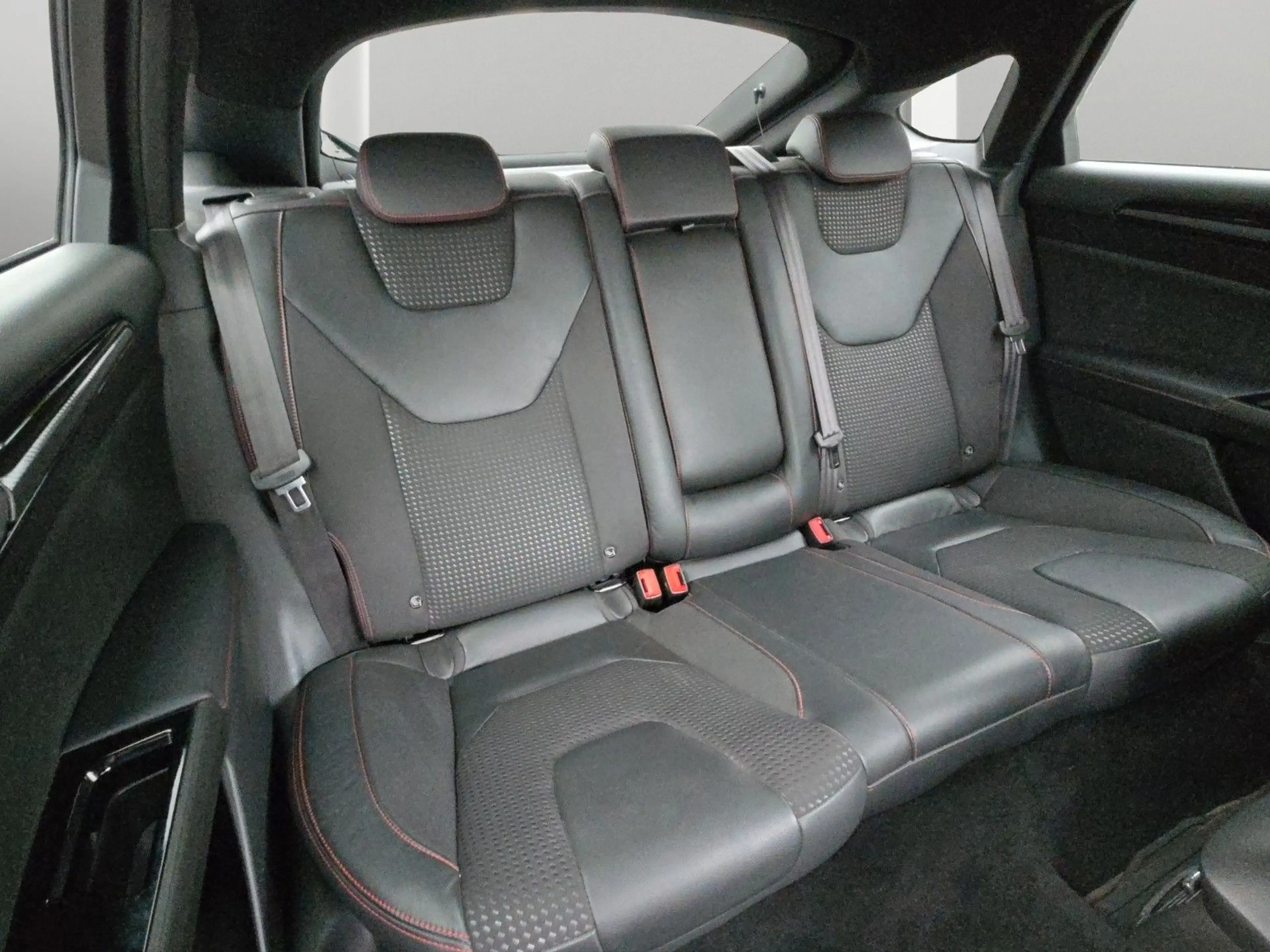 Ford Mondeo Lim. ST-Line T.Leder Navi RFK ACC LED SHZ — photo 12