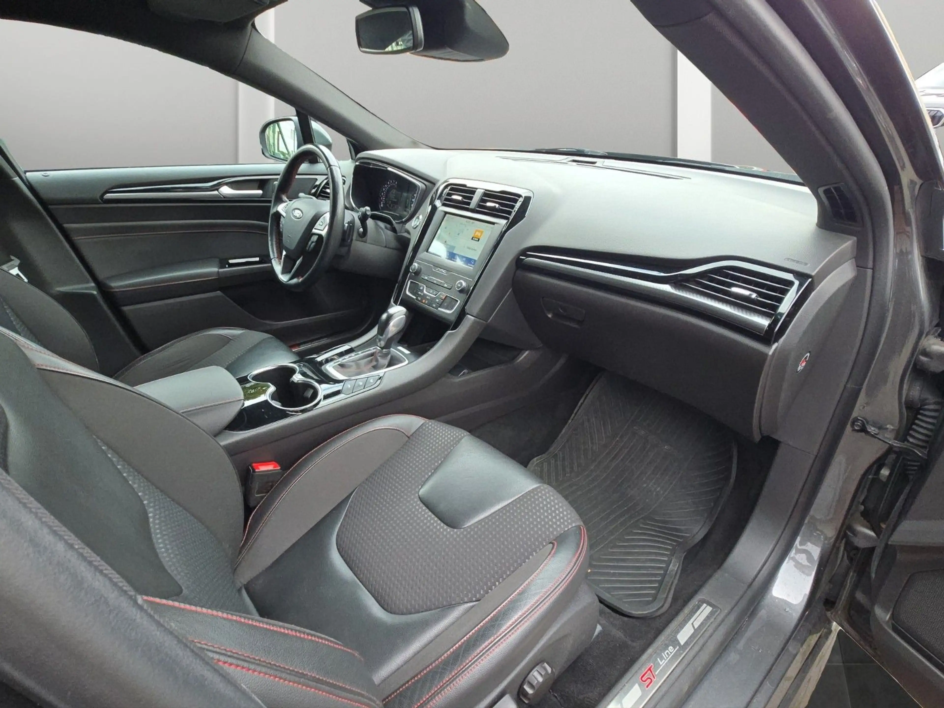Ford Mondeo Lim. ST-Line T.Leder Navi RFK ACC LED SHZ — photo 9