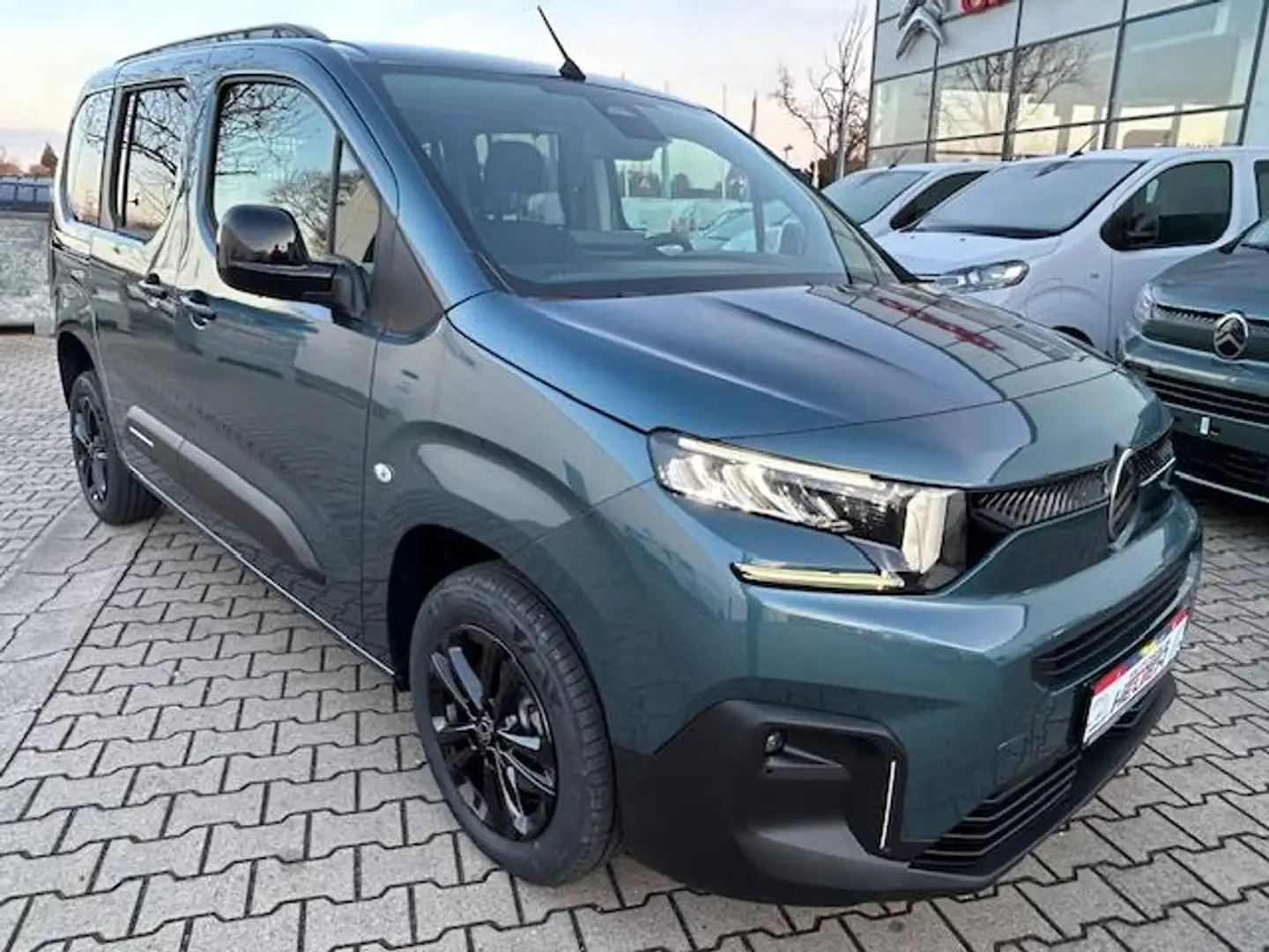 Citroen Berlingo MPV M Diesel 100 Plus Blau - 1