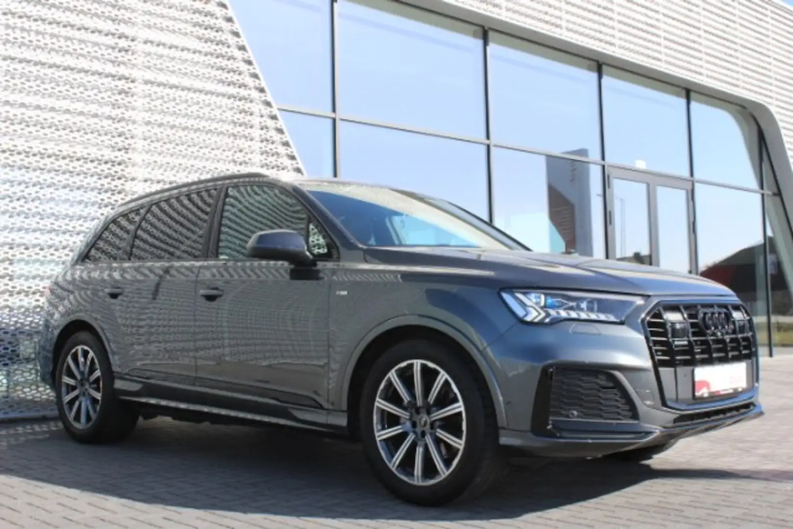 Audi Q7 50 TDI quattro competition plus MLED Pano Klima Grau - 2