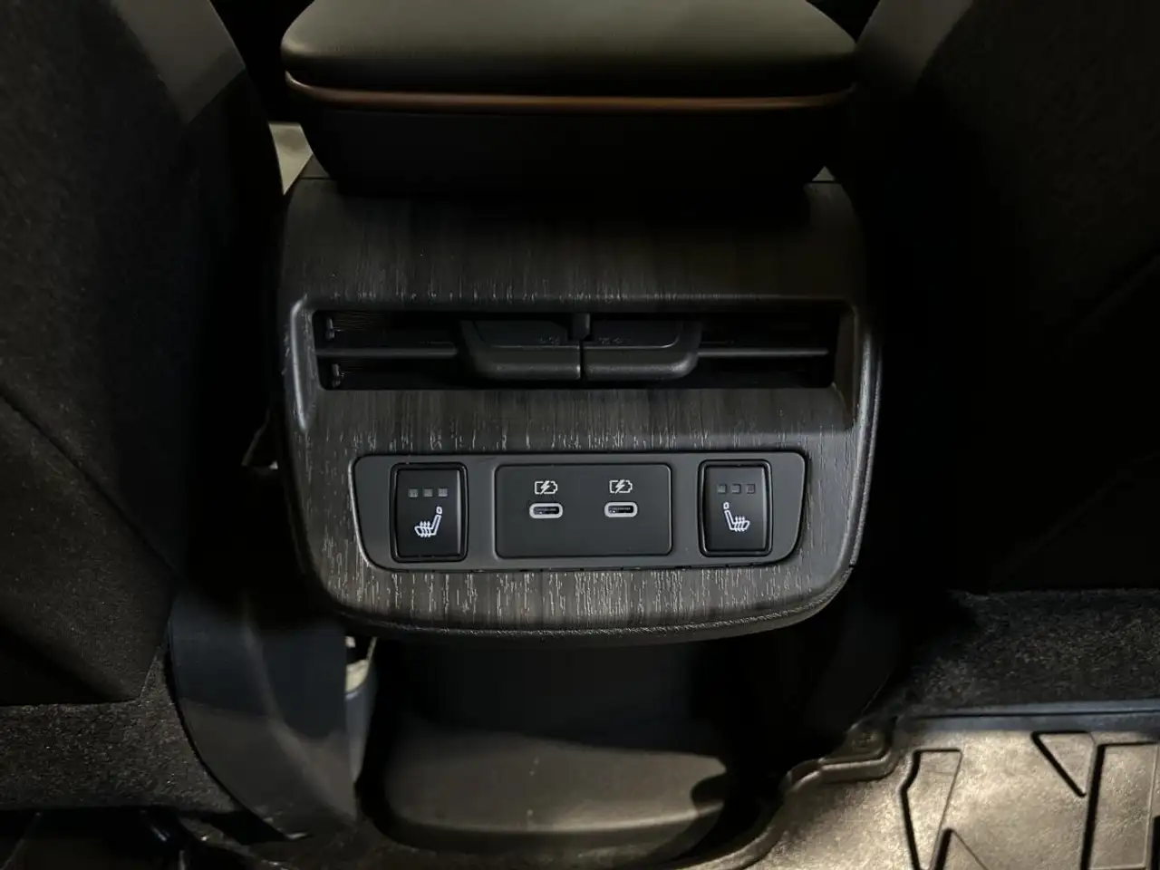 Nissan Ariya снимка Nissan Ariya