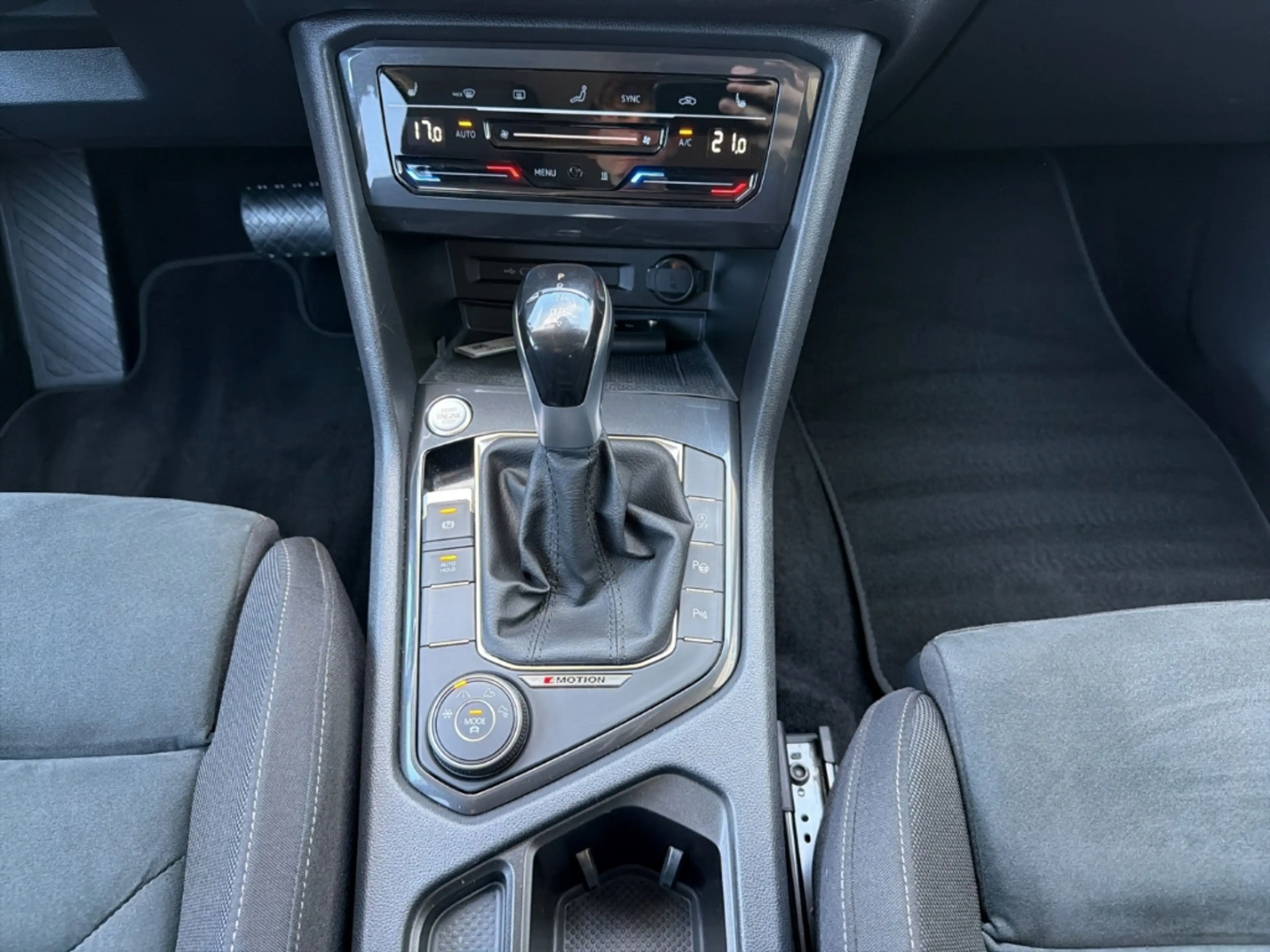 Volkswagen Tiguan Allspace Life 2.0 TSI 4Motion DSG HUD Navi AHK StandHZG SHZ — photo 15