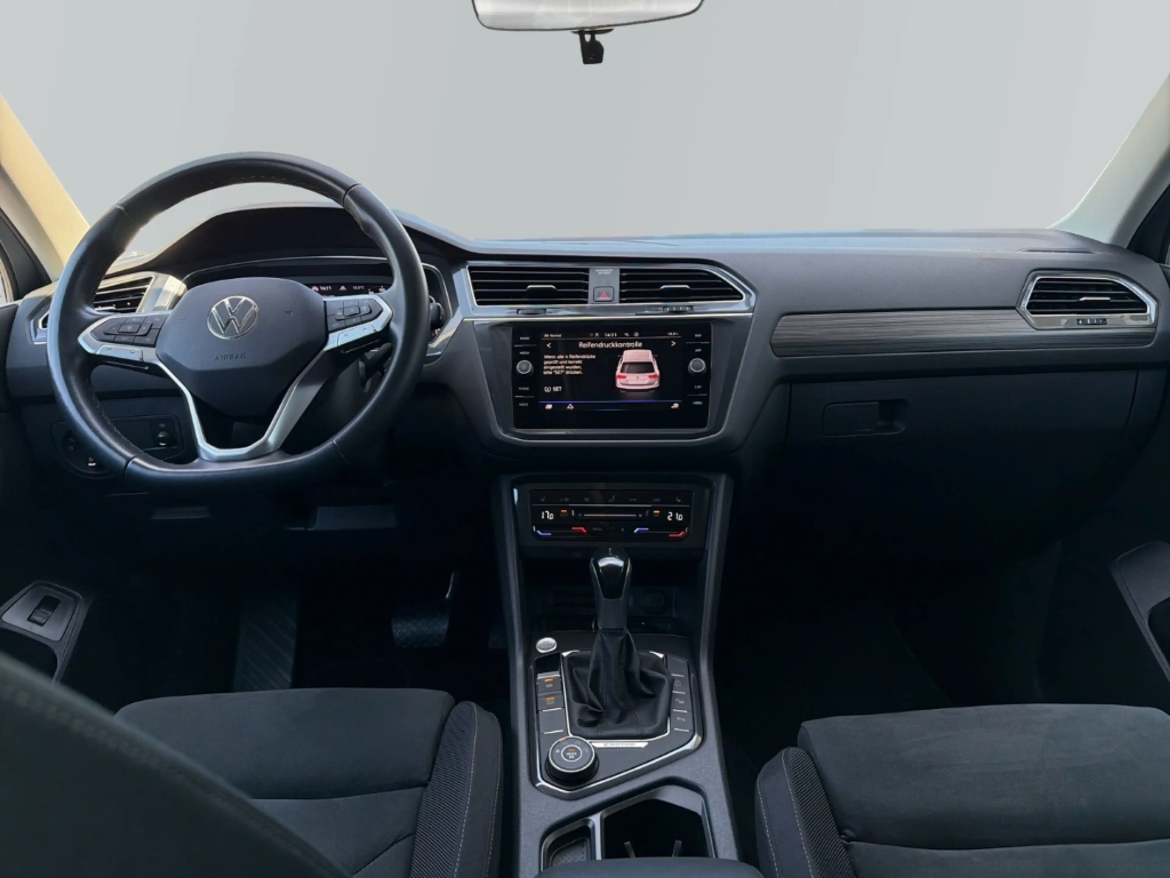 Volkswagen Tiguan Allspace Life 2.0 TSI 4Motion DSG HUD Navi AHK StandHZG SHZ — photo 11