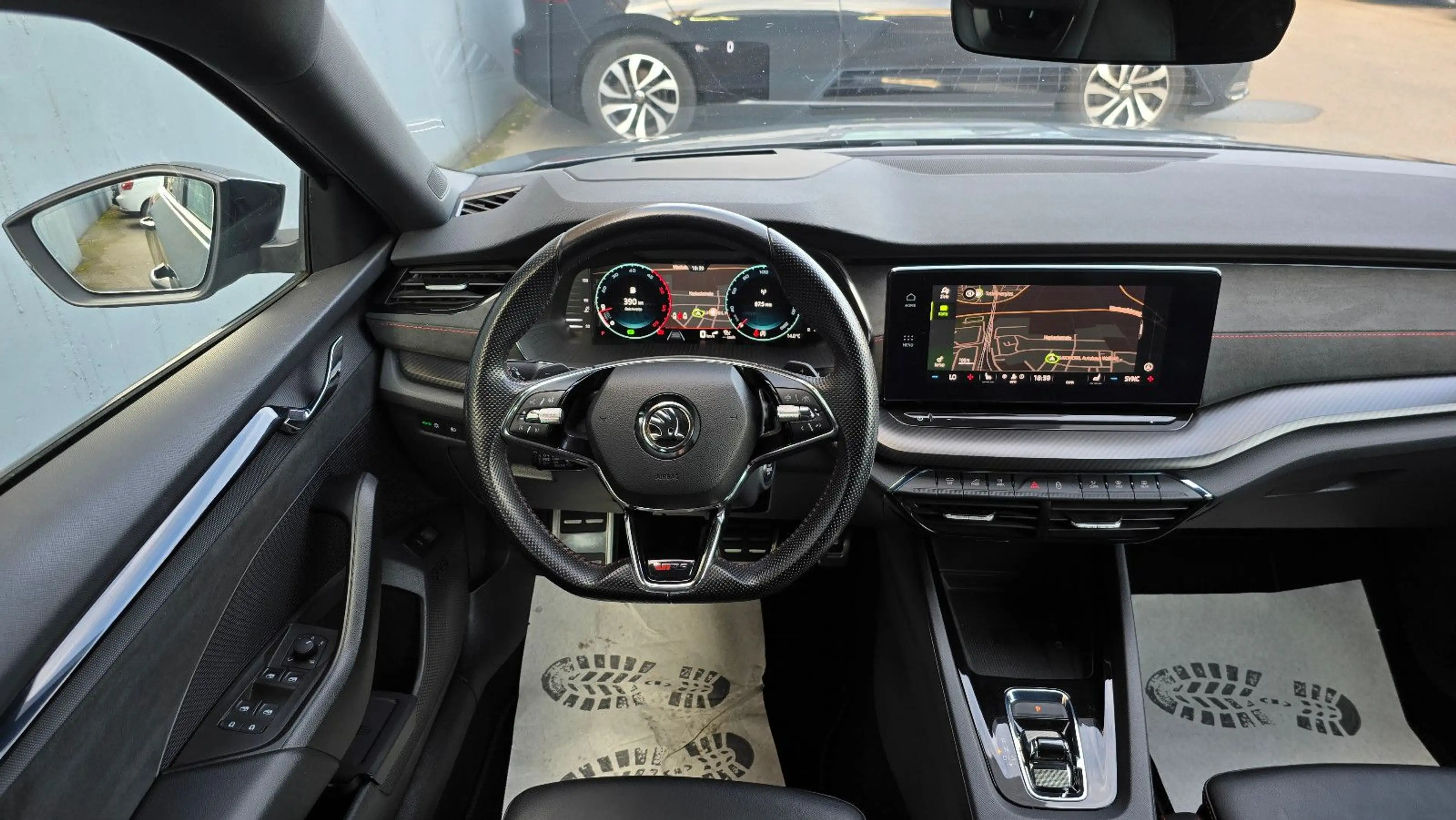 Skoda Octavia RS DSG Edition Pano/ACC/DCC/360/AHK/VOLL — photo 10